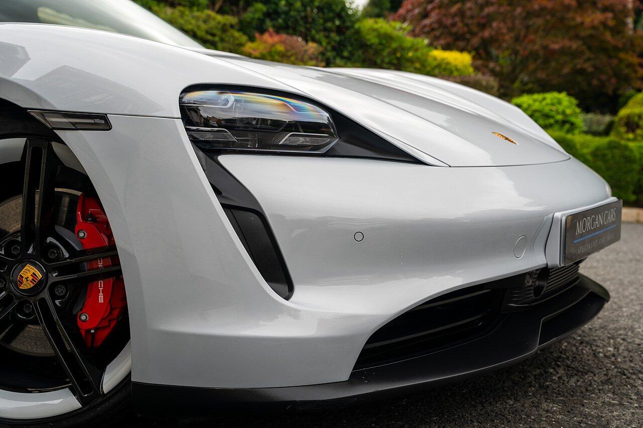 Porsche Taycan view 25