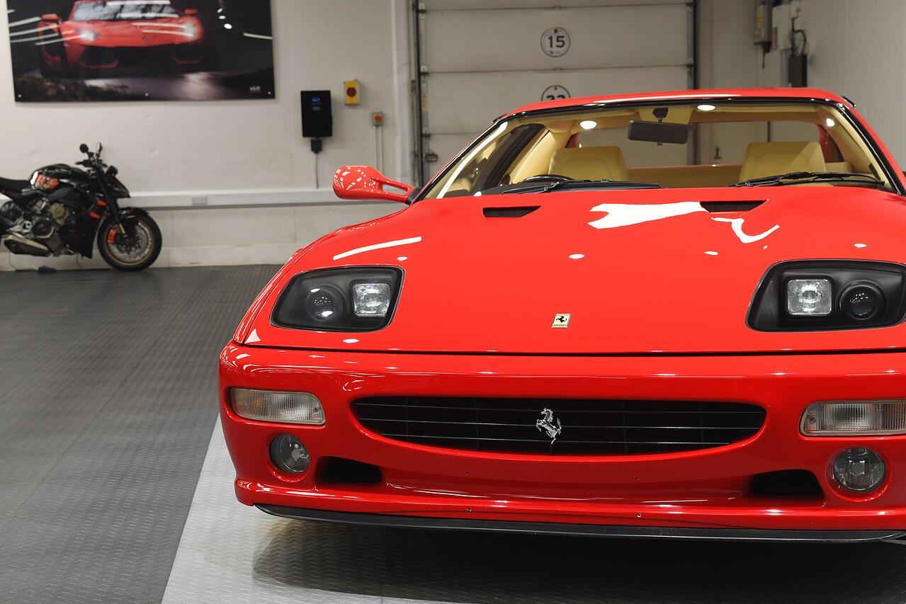Ferrari 512 view 28