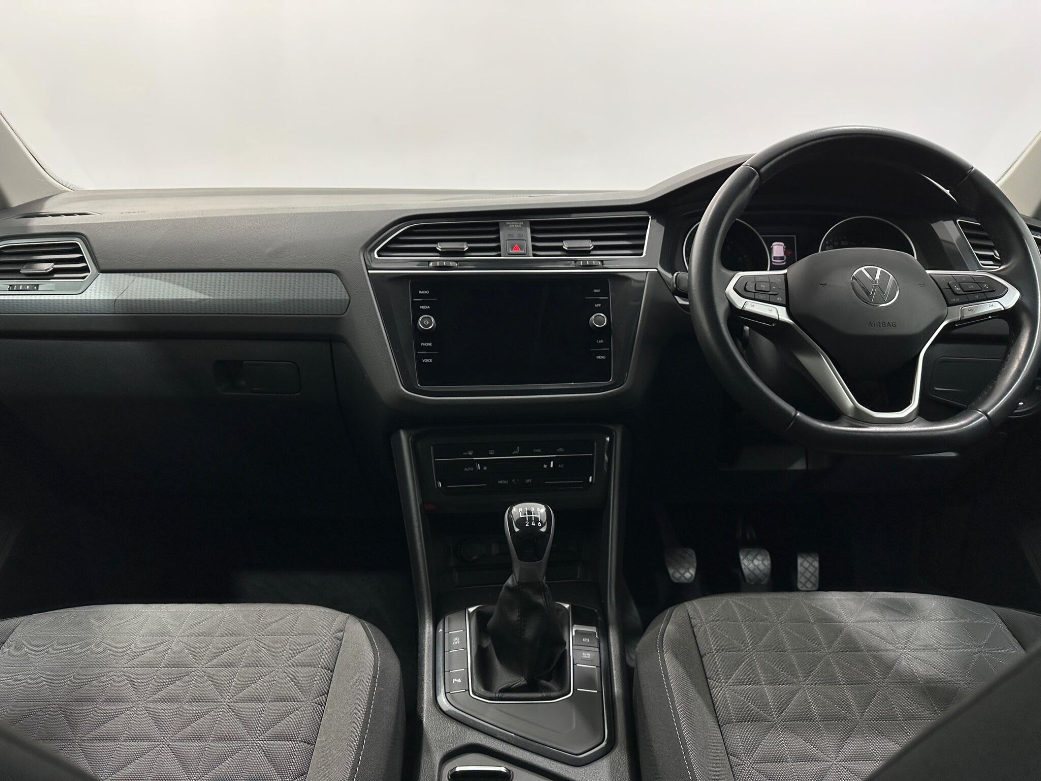 Volkswagen Tiguan view 18