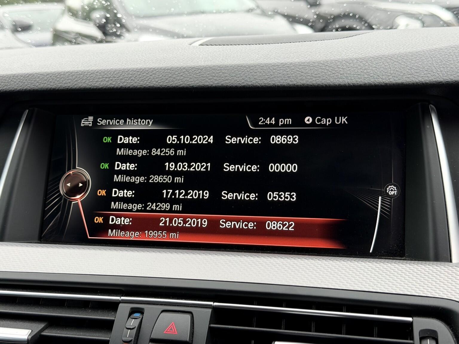 BMW 5 Series view 32