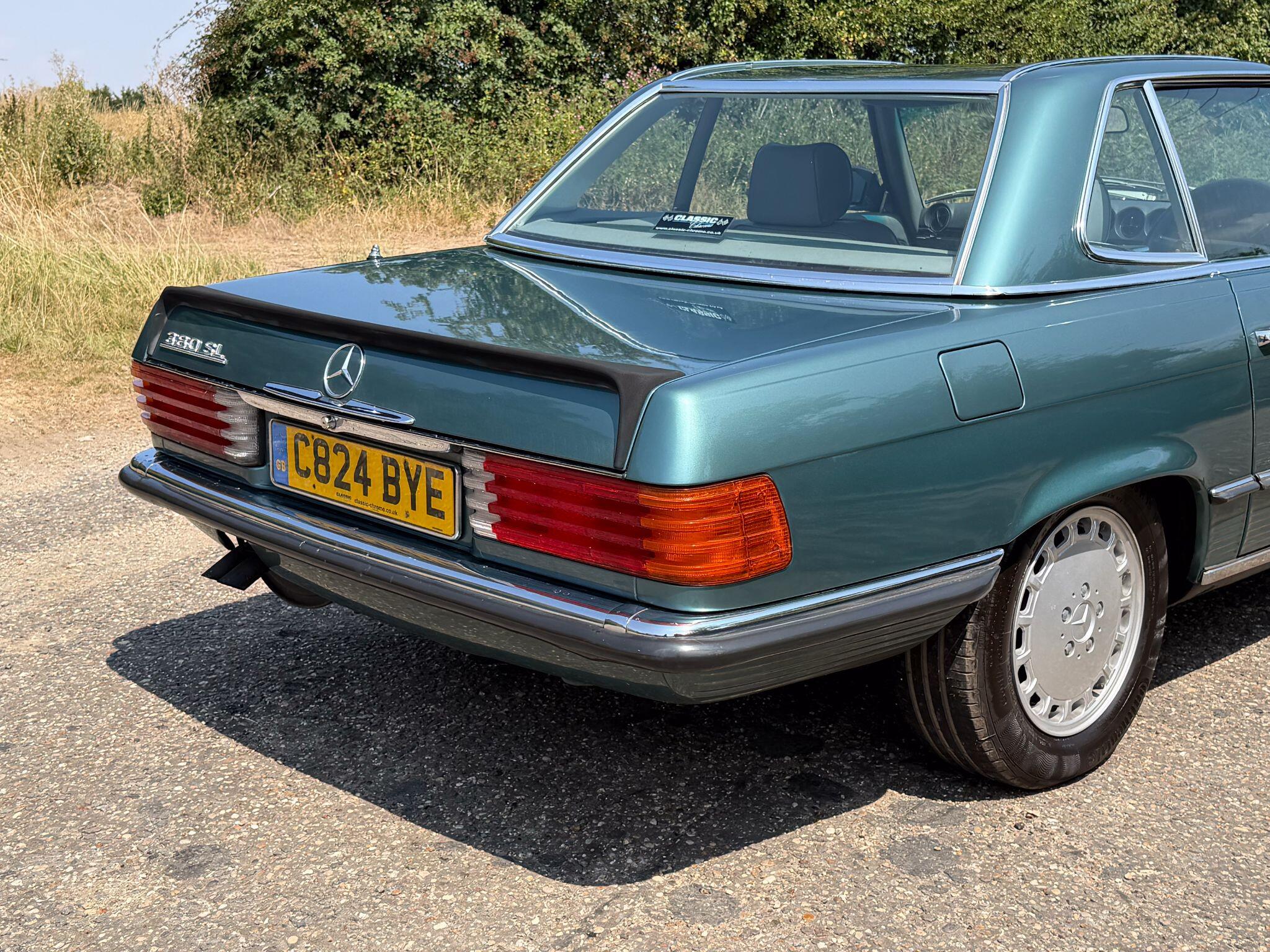 Mercedes-Benz SL view 11