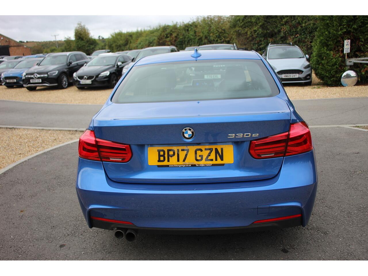 BMW 3 Series view 9
