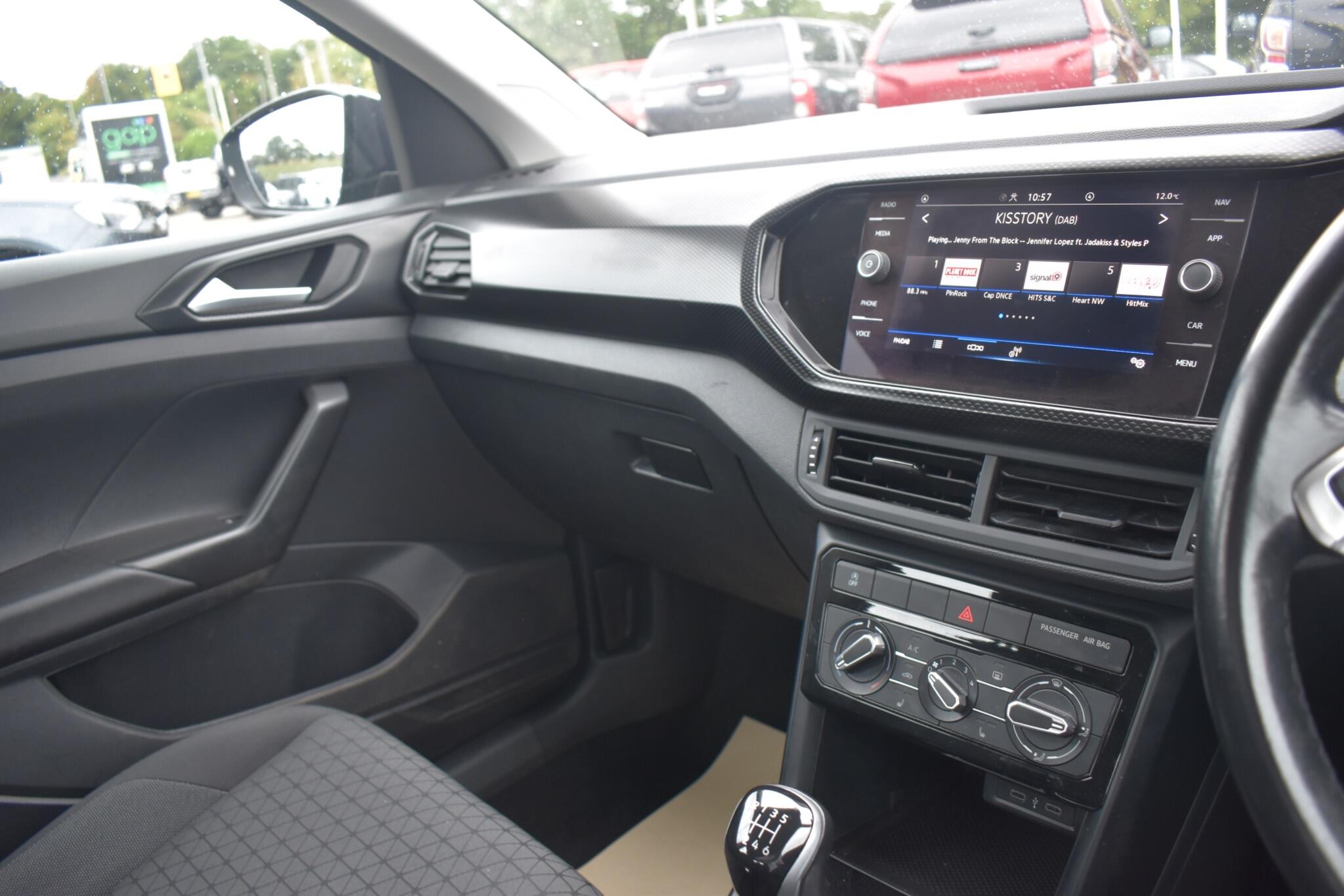 T-Cross - 1.0 TSI SE Euro 6 (s/s) 5dr - Image 18