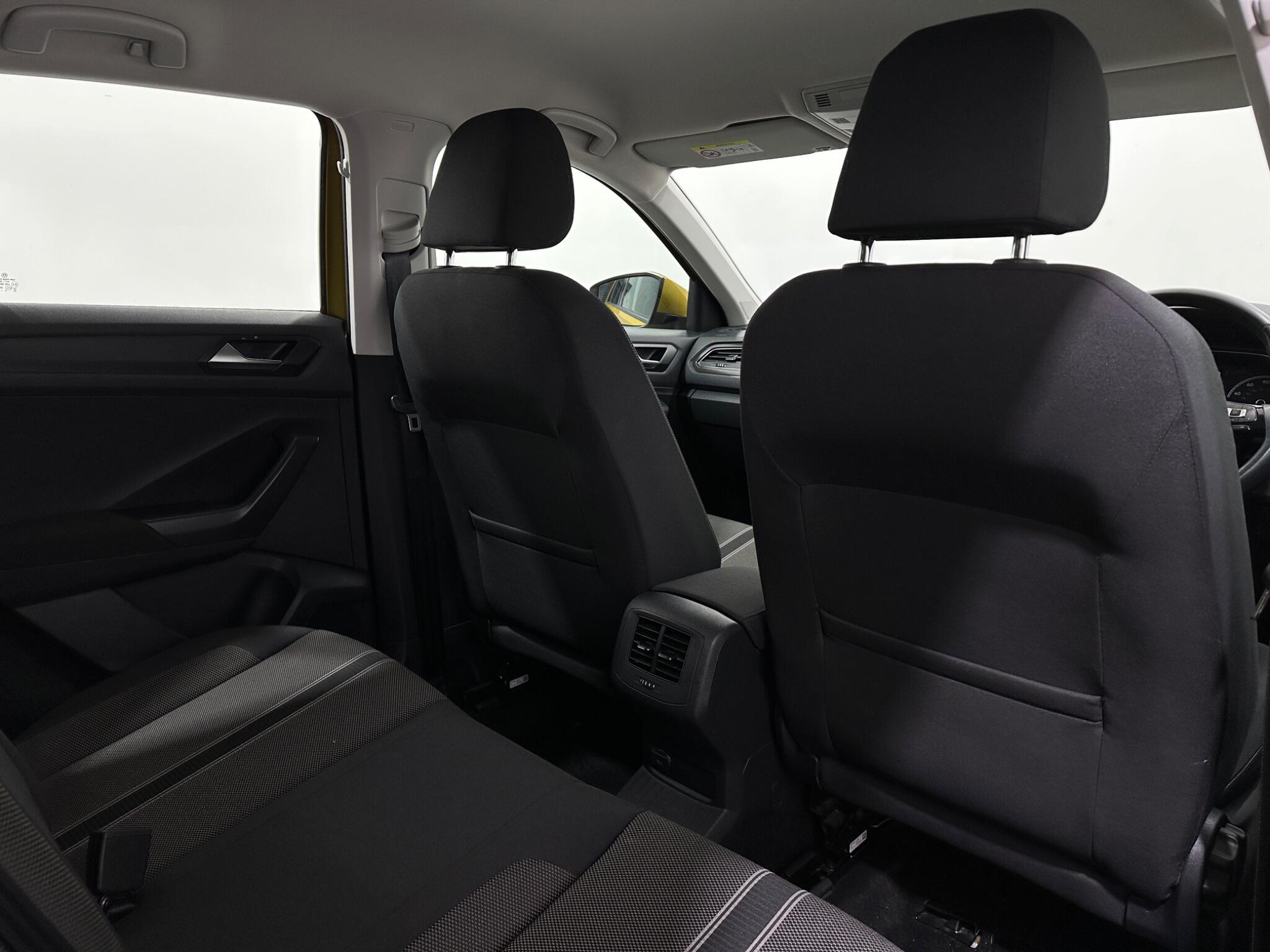 Volkswagen T-Roc view 38