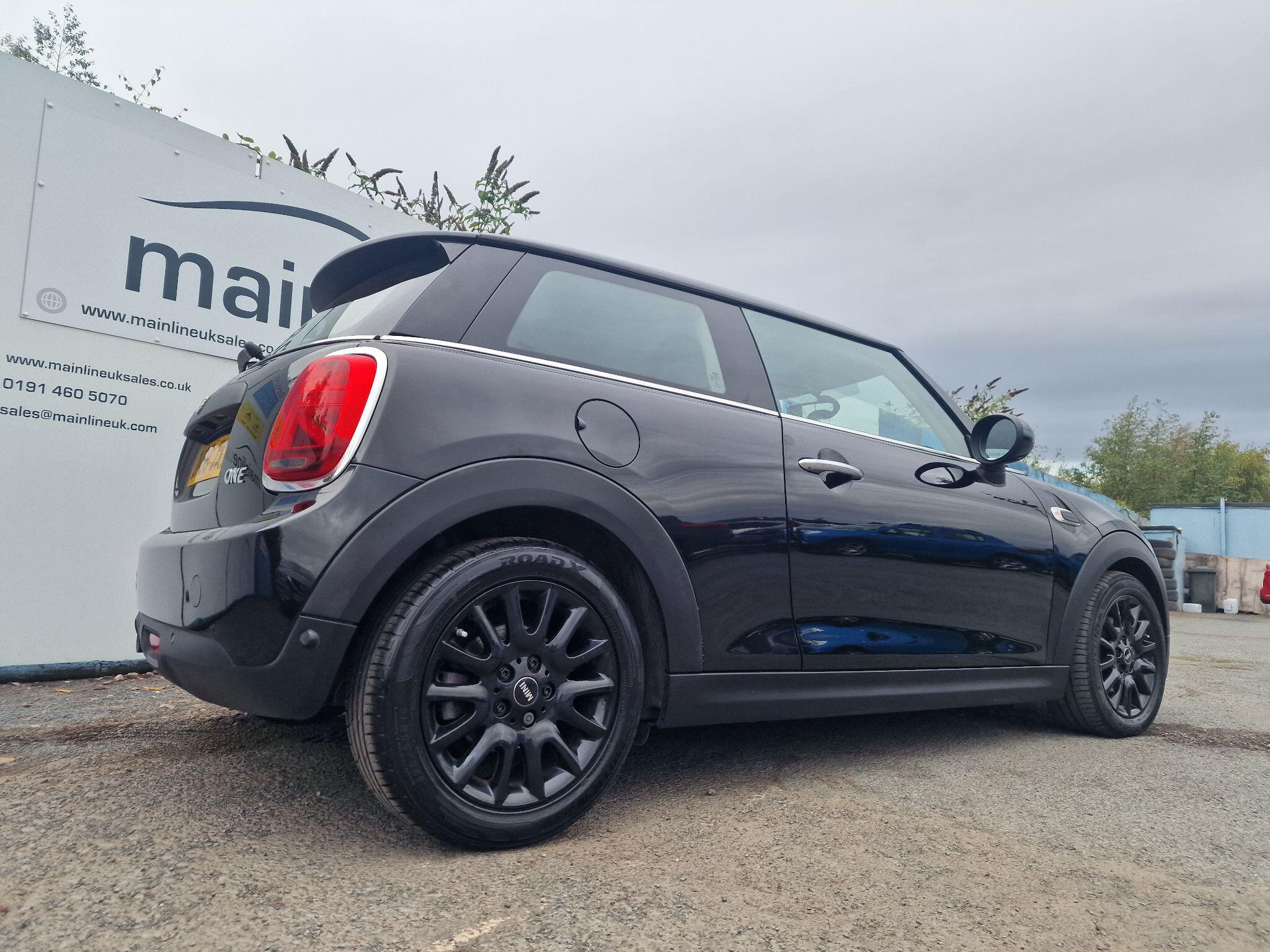 Mini Hatch view 30