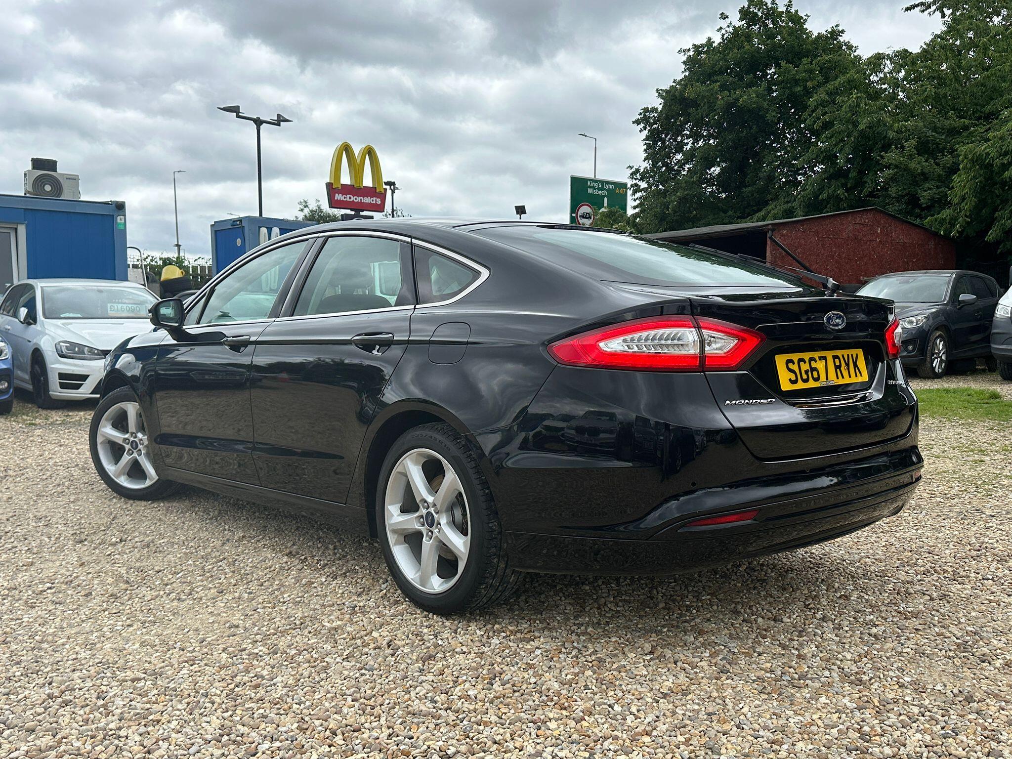 Ford Mondeo view 4