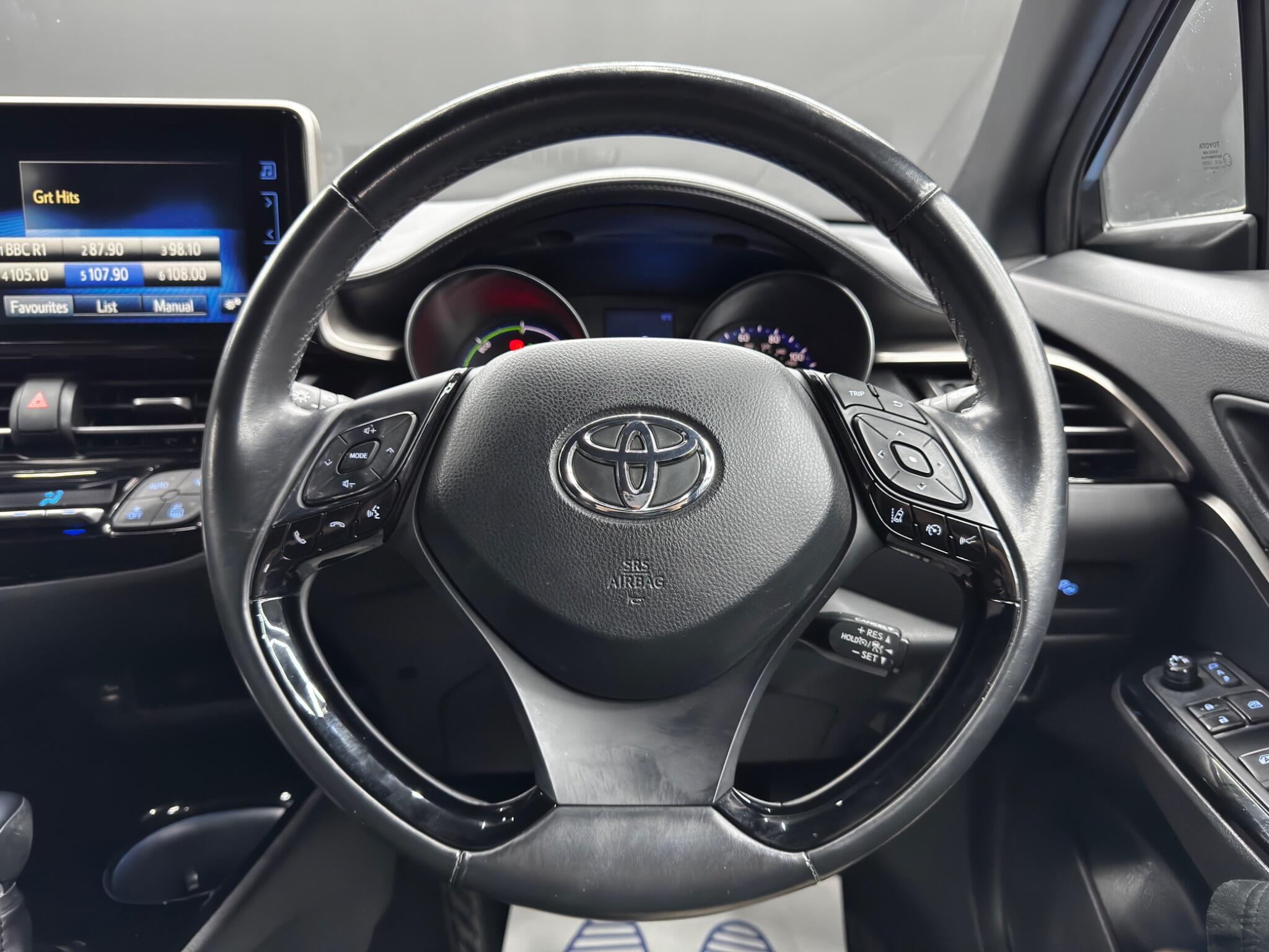 Toyota C-HR view 19