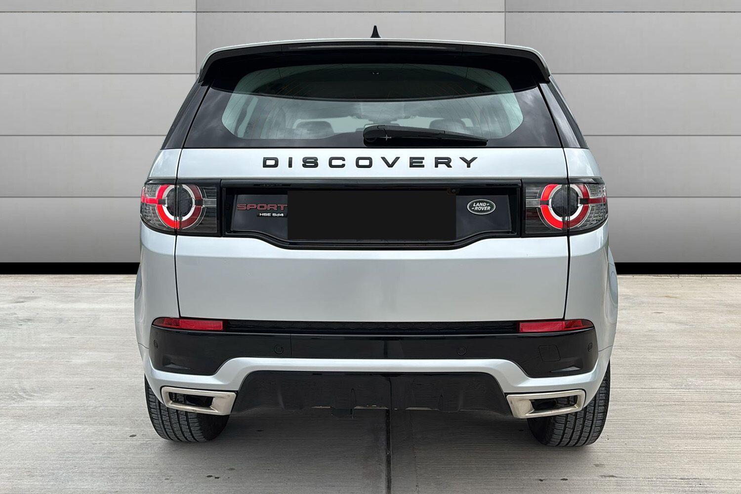 Land Rover Discovery Sport view 8