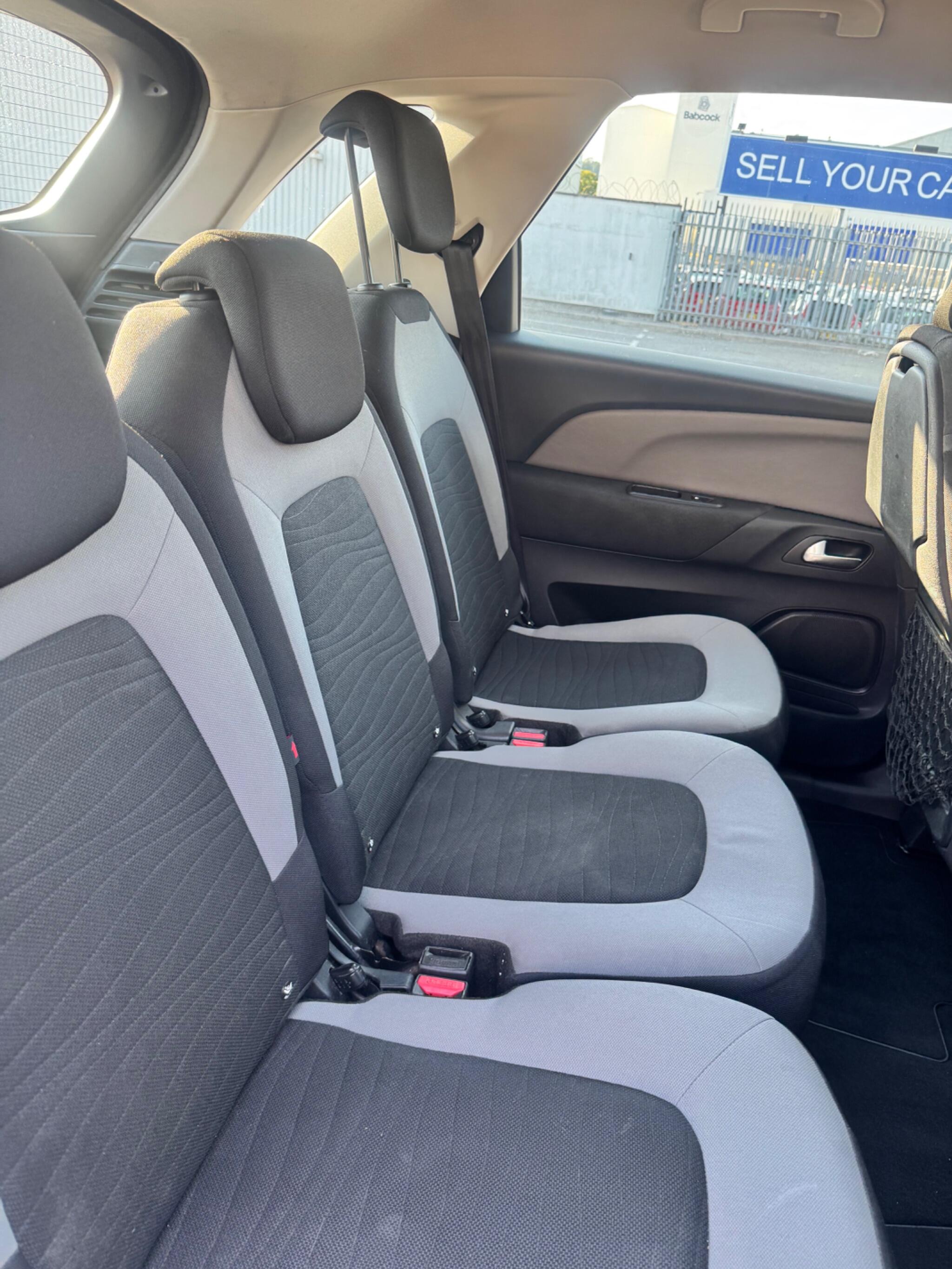 Citroen C4 Picasso view 31