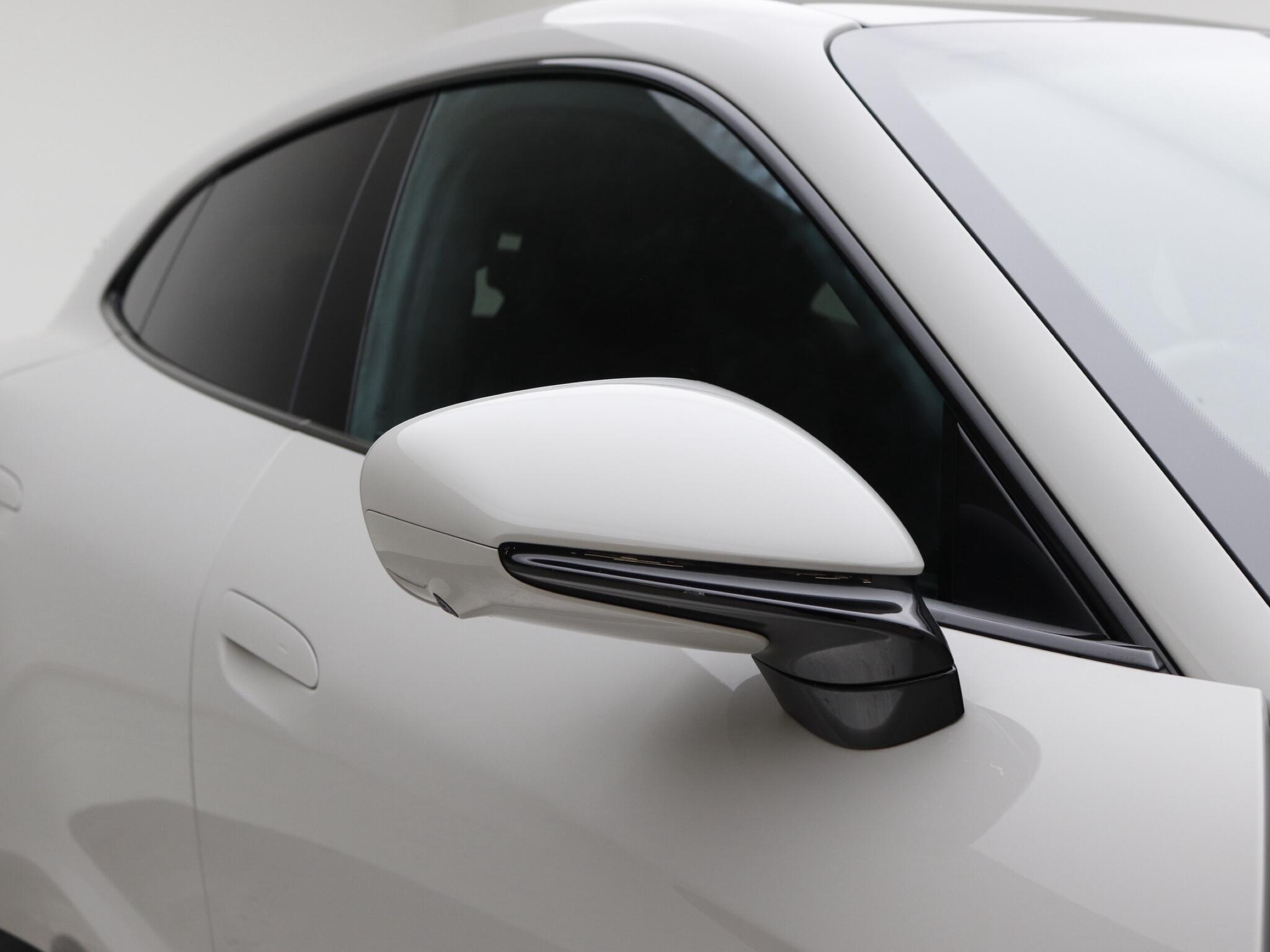 Porsche Taycan view 19