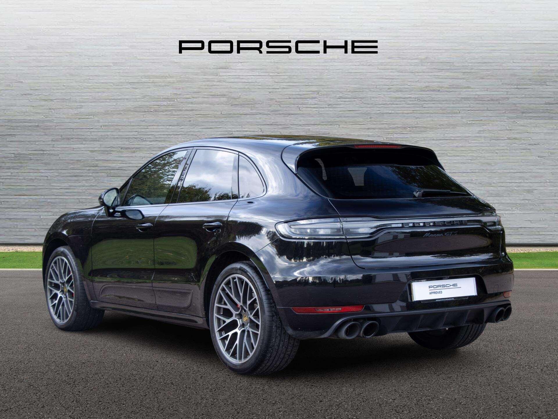 Porsche Macan view 2