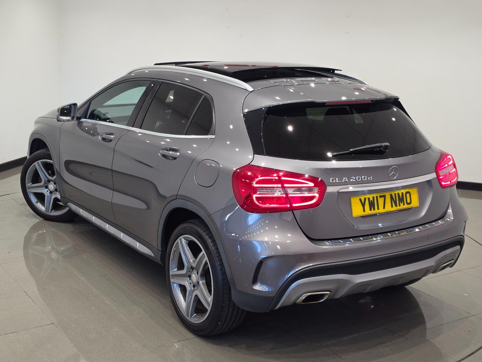 Mercedes-Benz GLA view 18