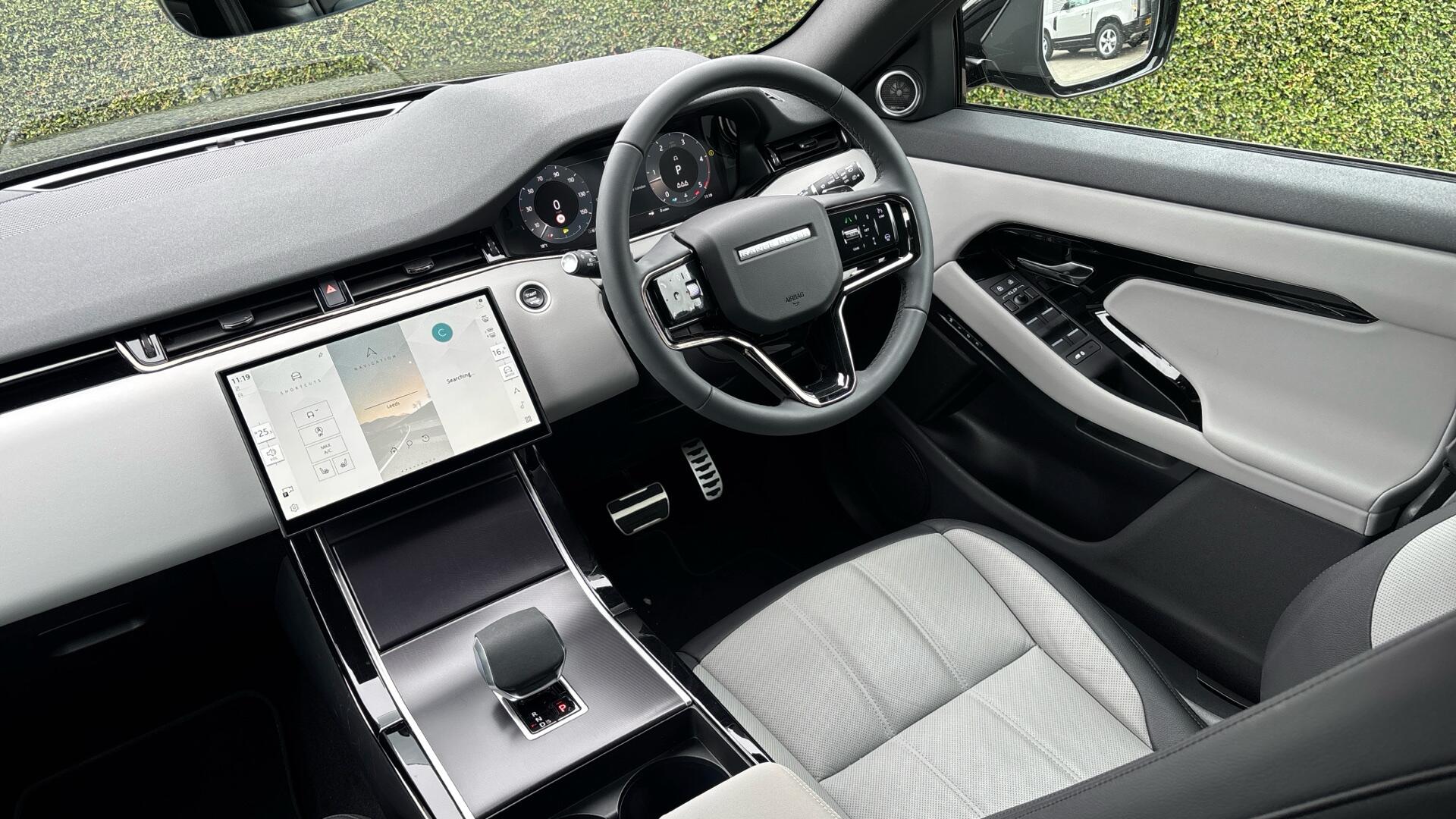 Land Rover Range Rover Evoque view 27