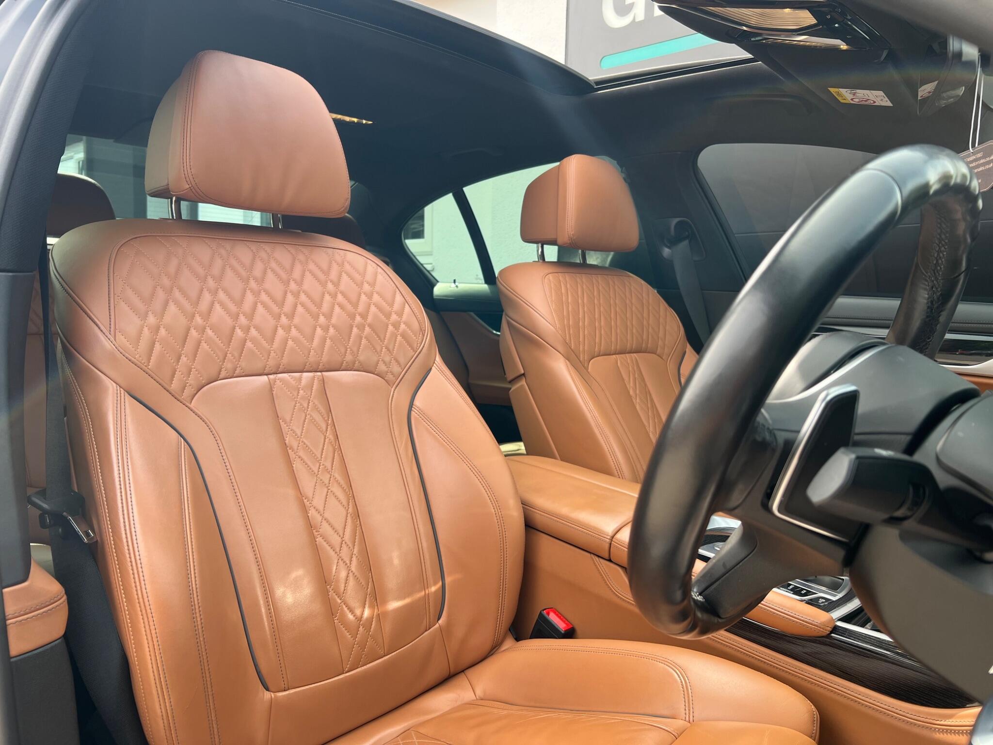 BMW 7 Series view 43