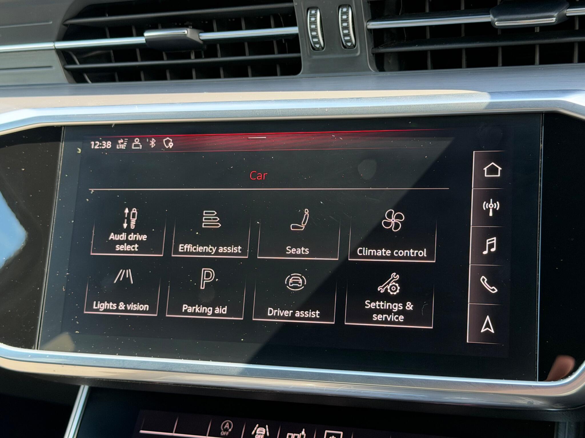 Audi A6 view 35