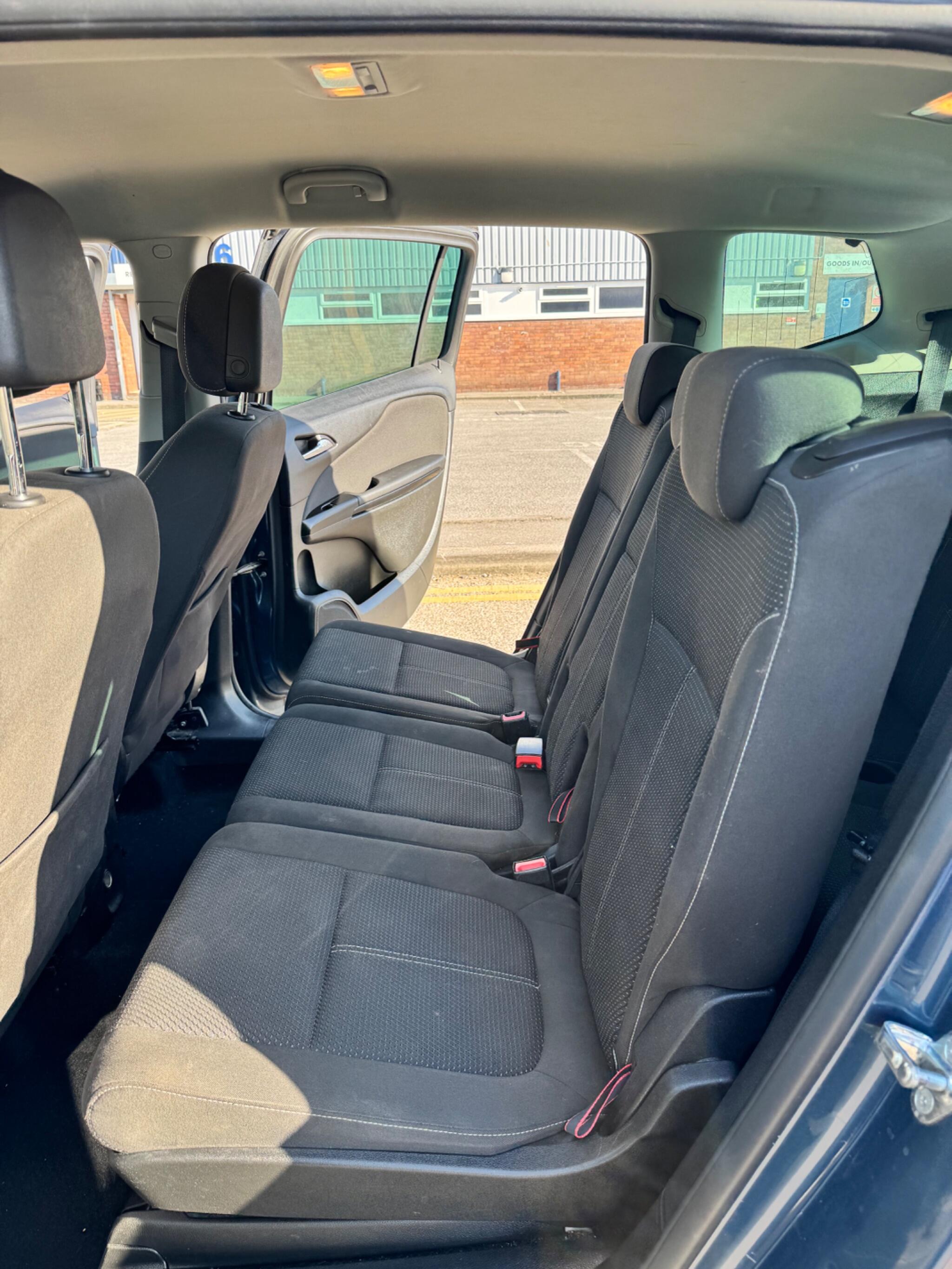 Vauxhall Zafira Tourer view 52