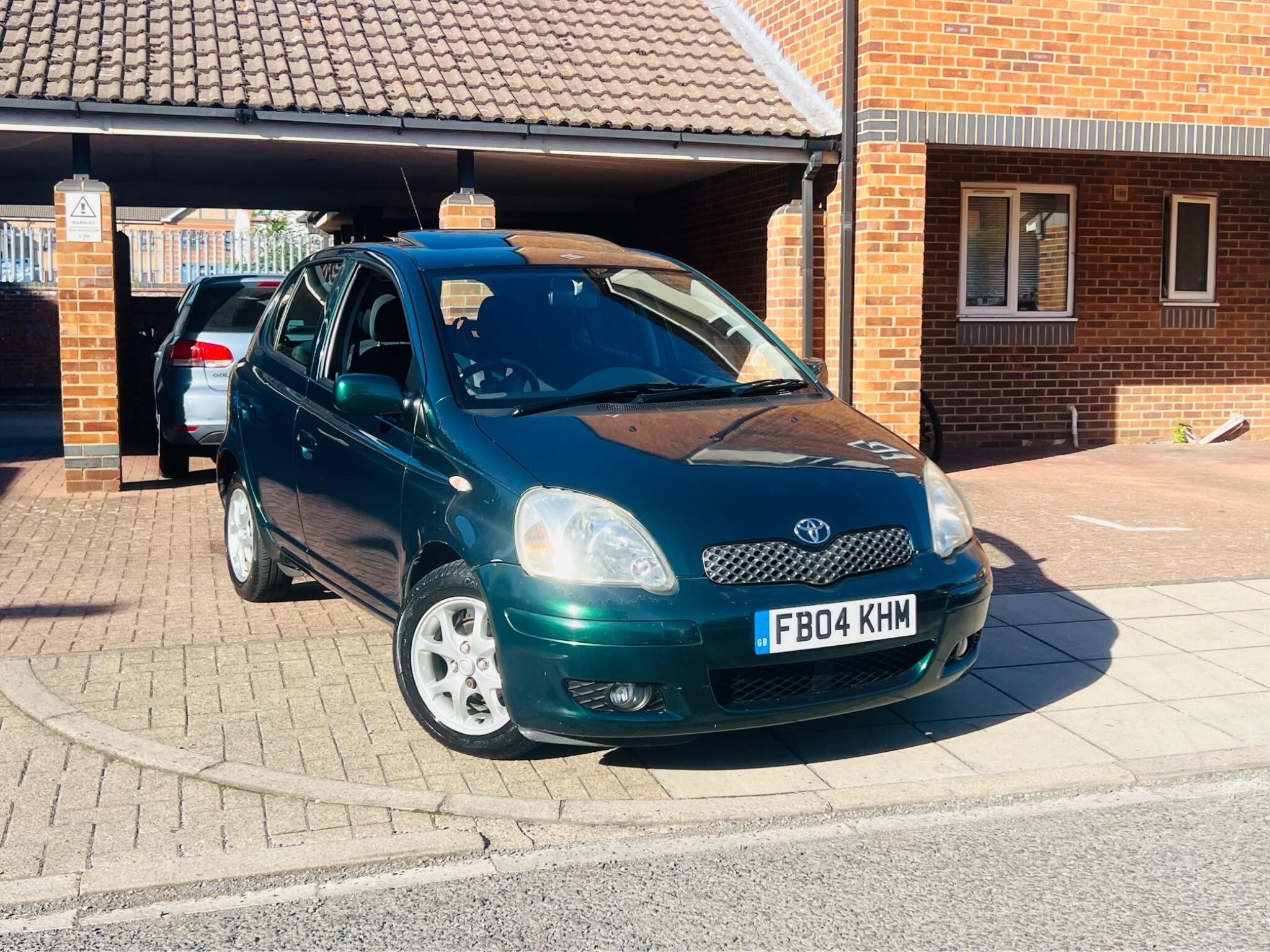 Toyota Yaris view 11