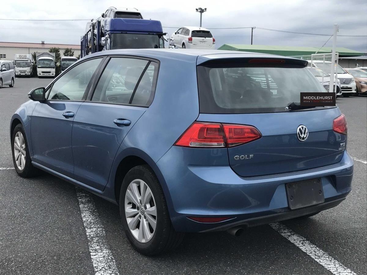 Volkswagen Golf view 3