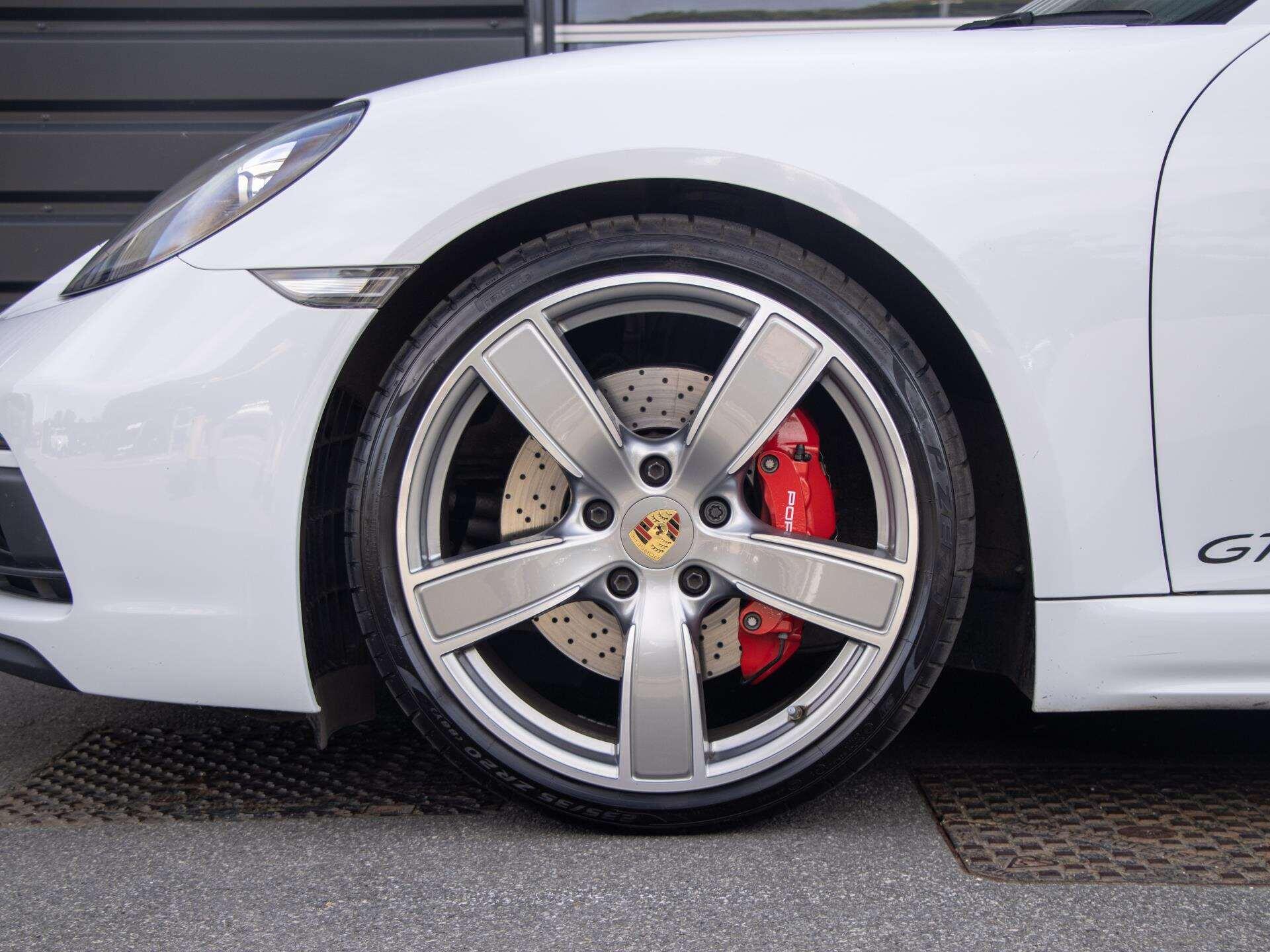 Porsche Cayman view 4