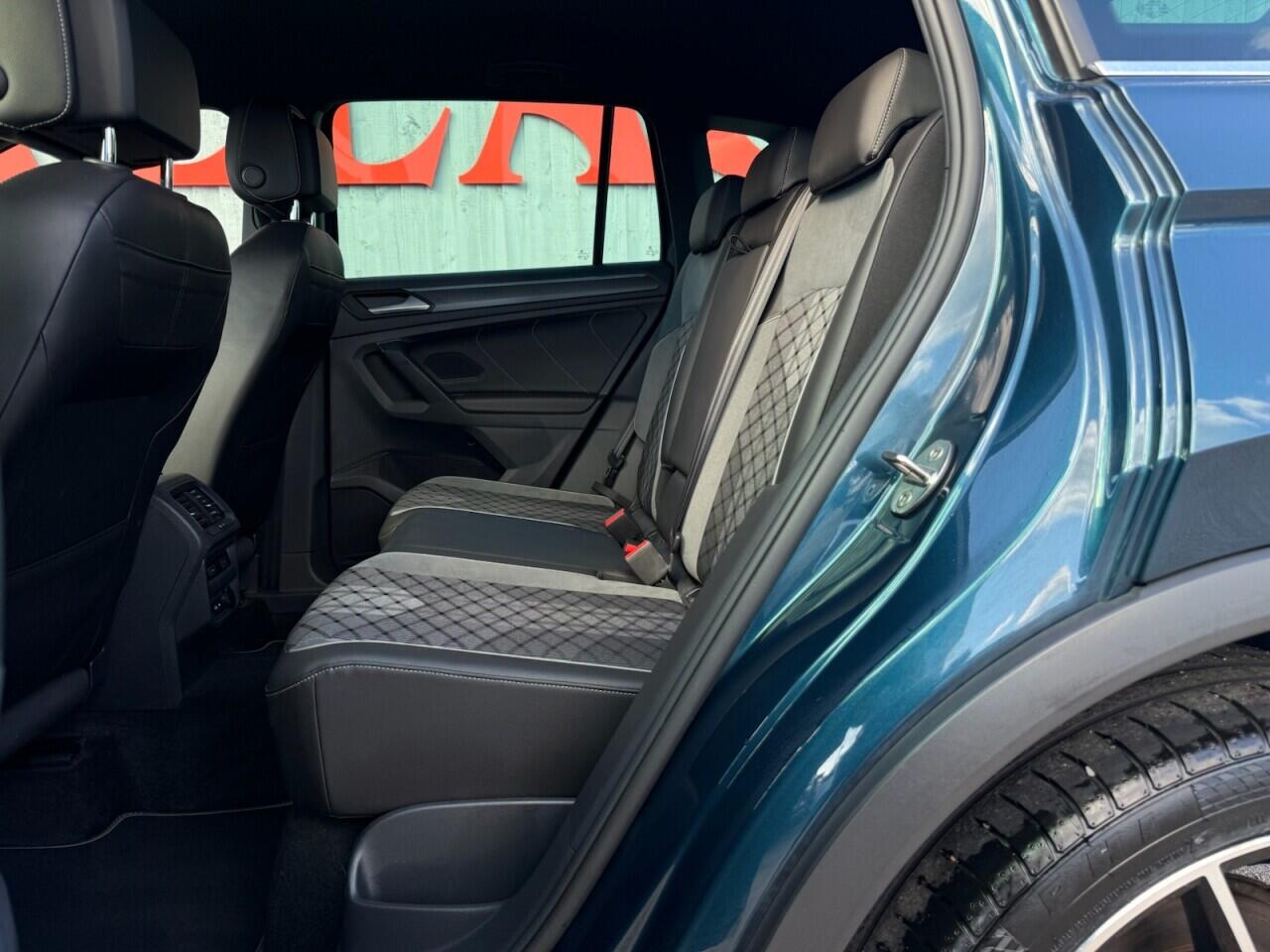 Volkswagen Tiguan view 24