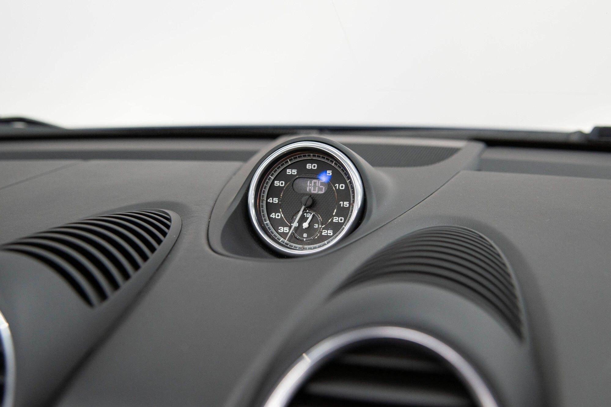 Porsche 718 Spyder view 40