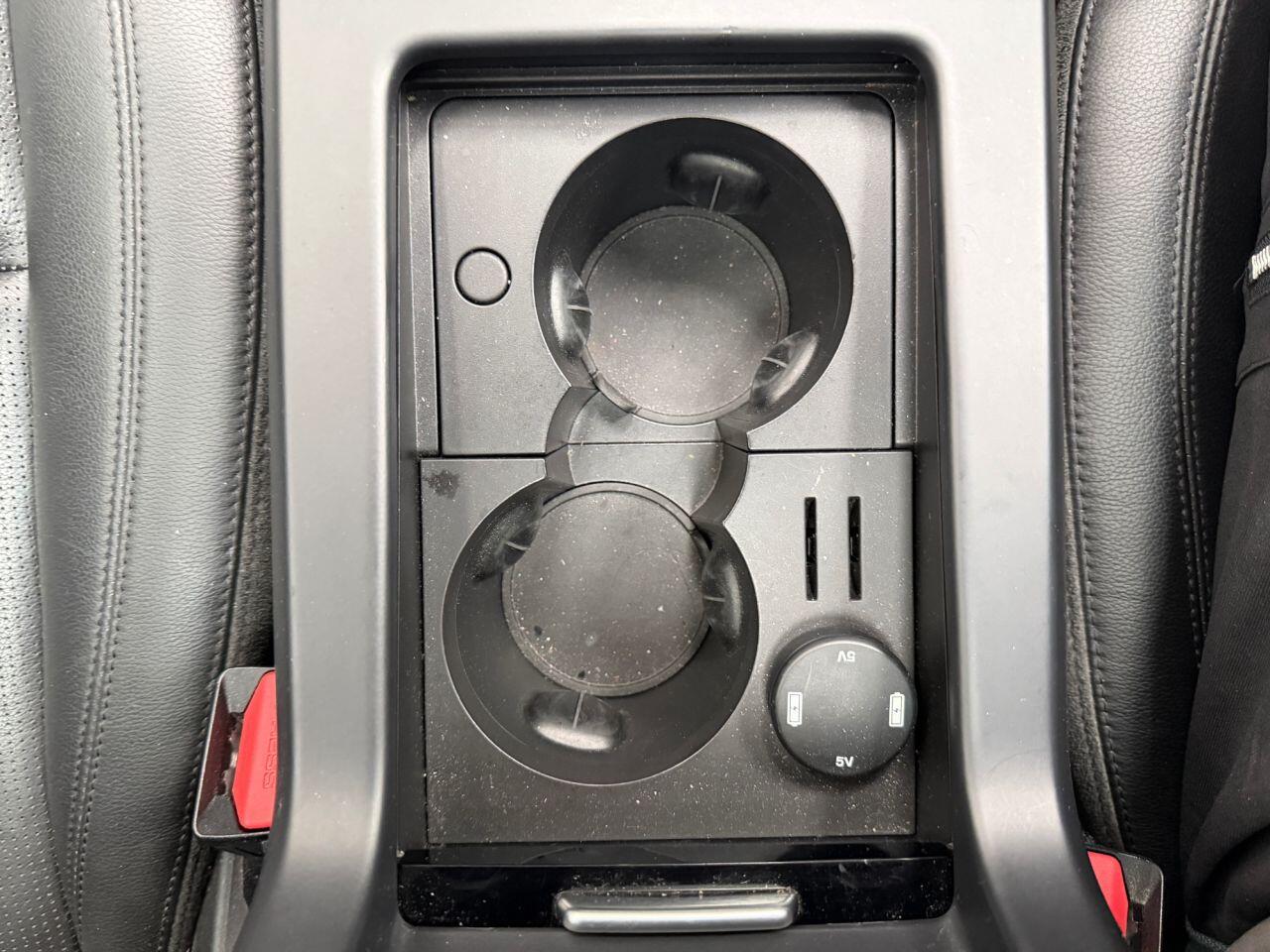 Land Rover Discovery Sport view 40