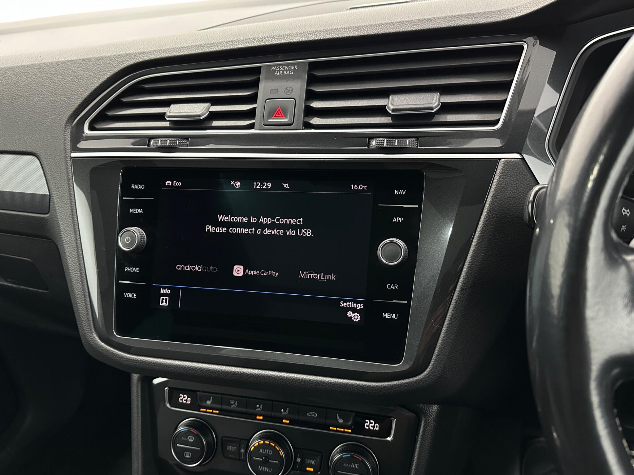 Volkswagen Tiguan view 25