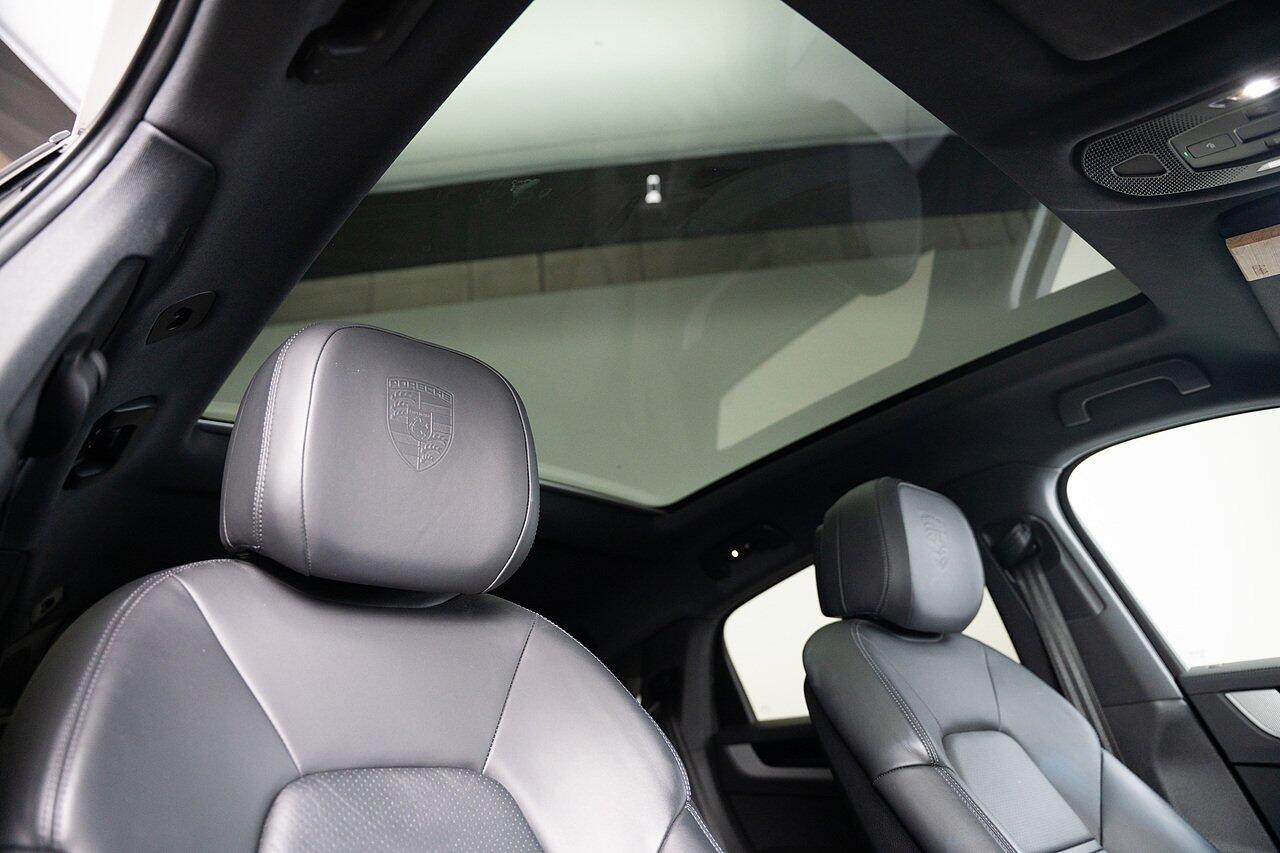 Porsche Cayenne view 2