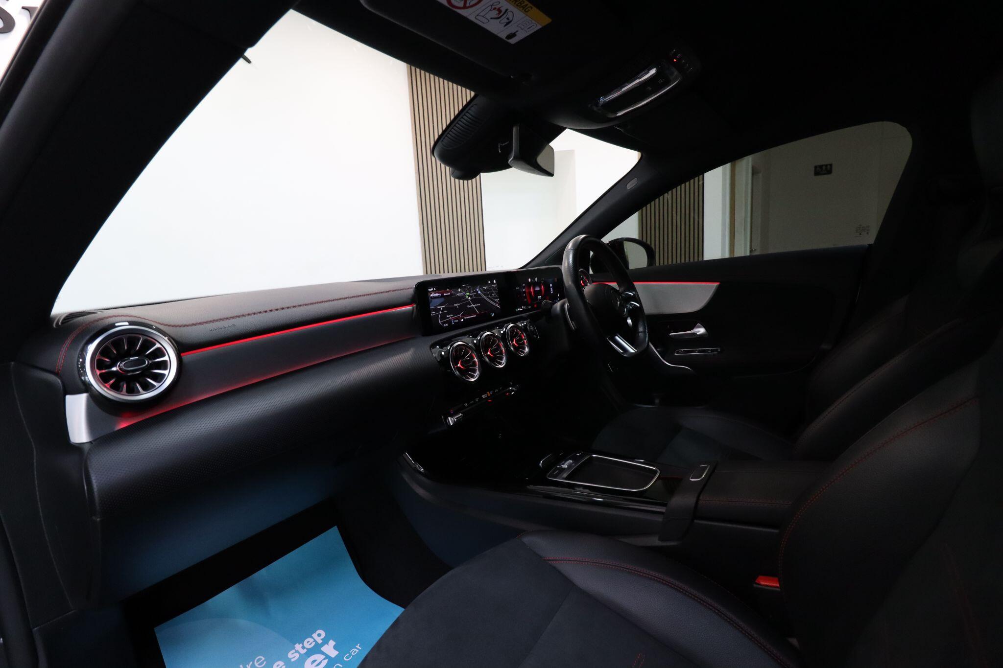 Mercedes-Benz Cla view 10
