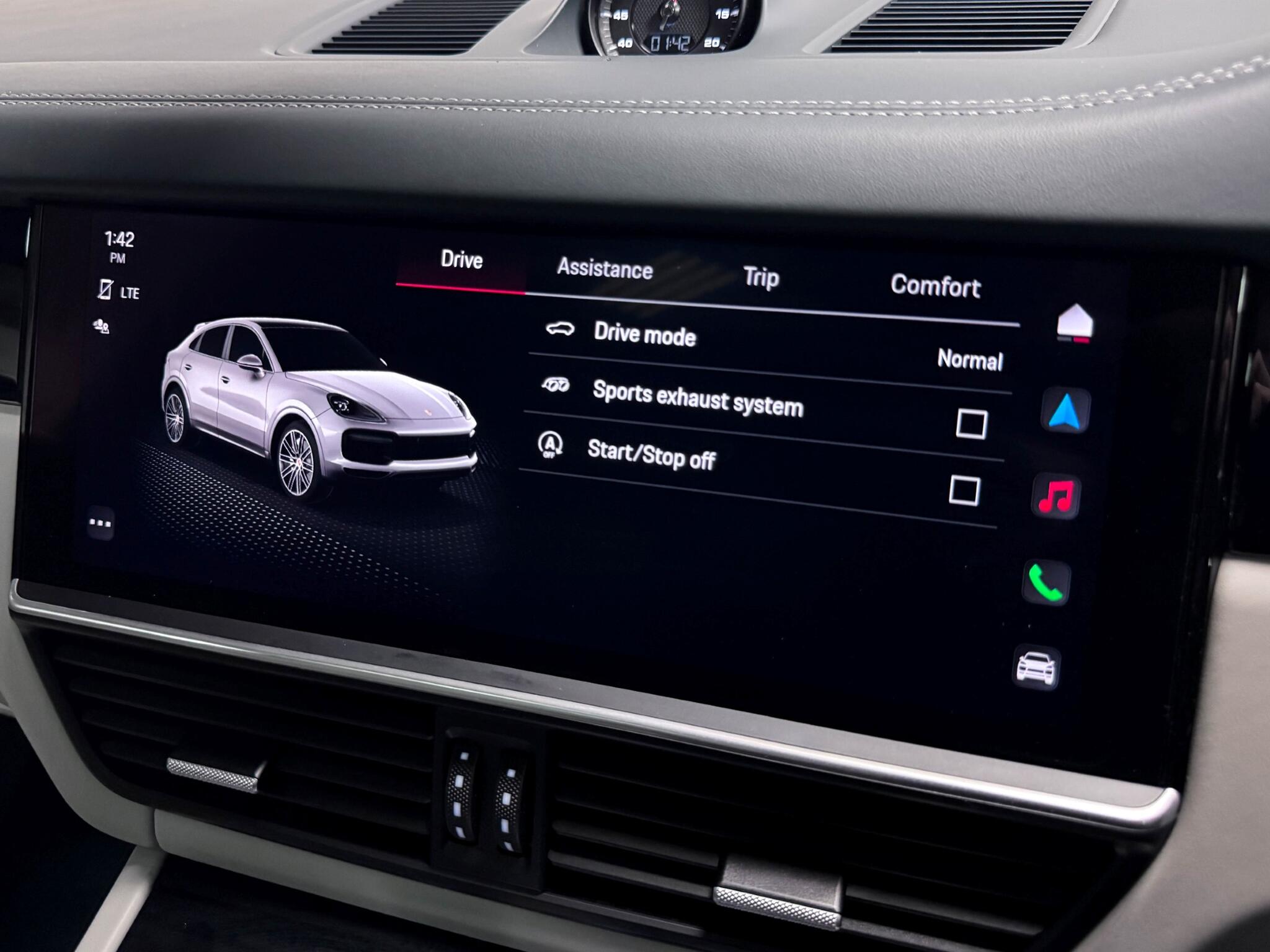 Porsche Cayenne view 49