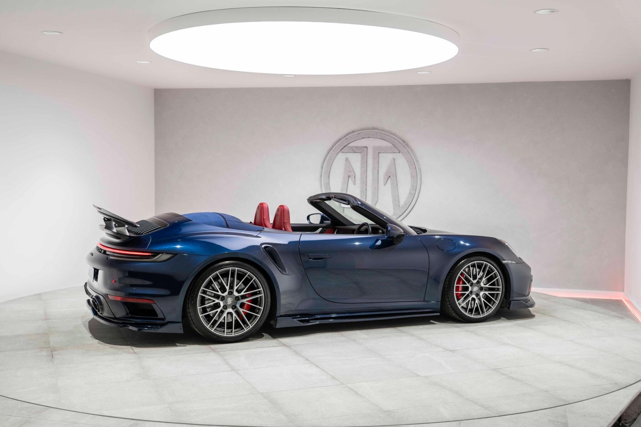 Porsche 911 view 22