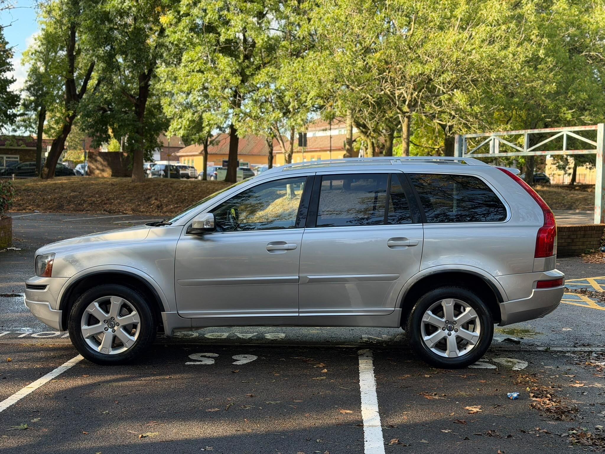 Volvo XC90 view 6