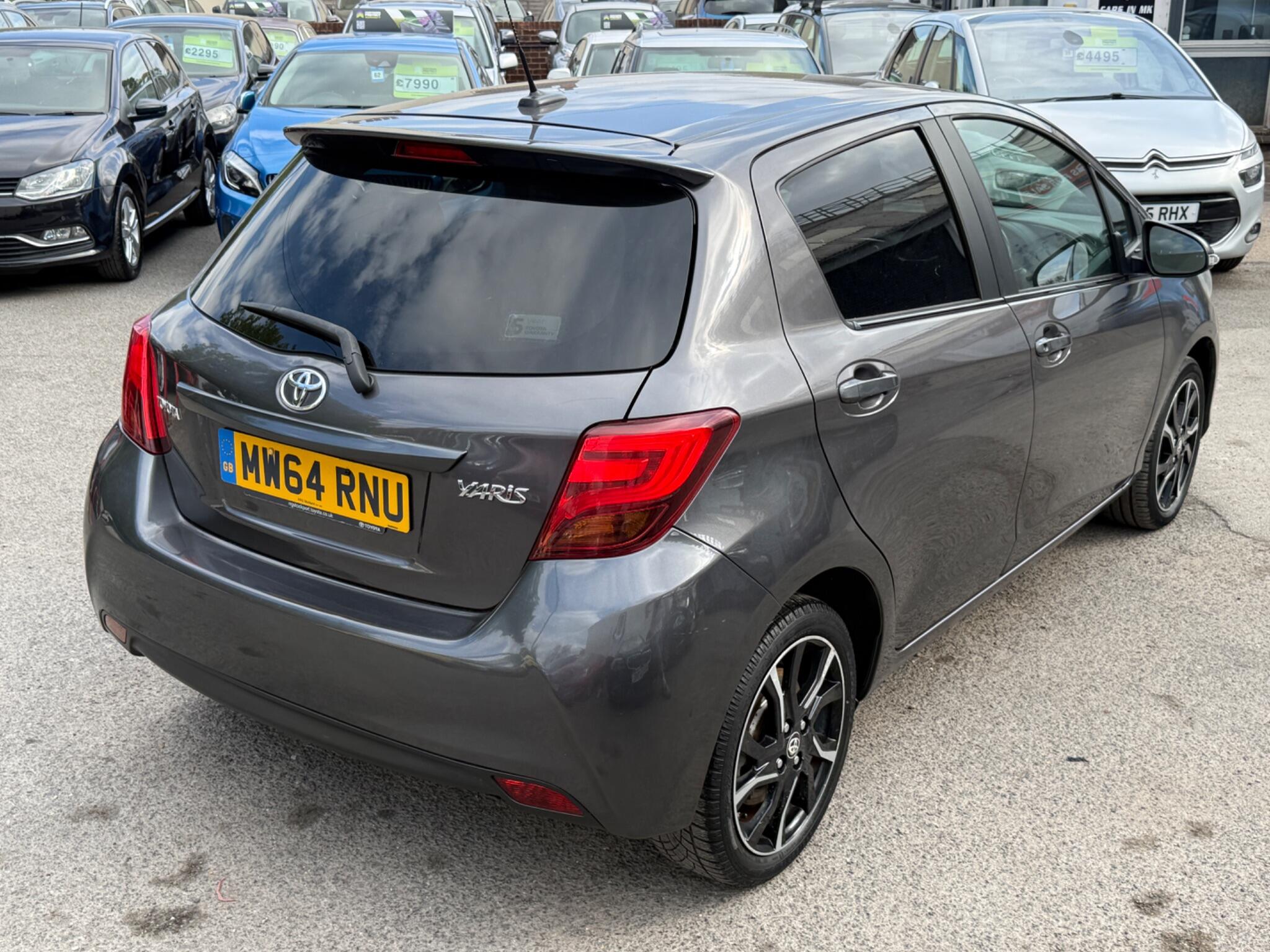 Toyota Yaris - Image 18