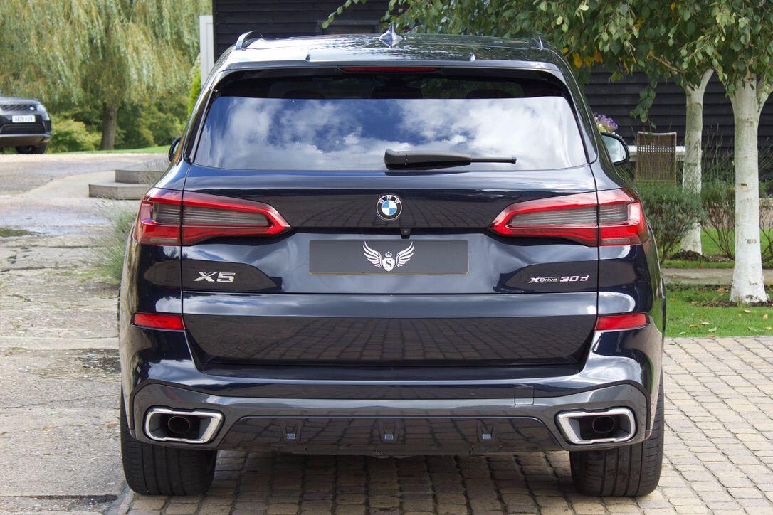 BMW X5 view 16