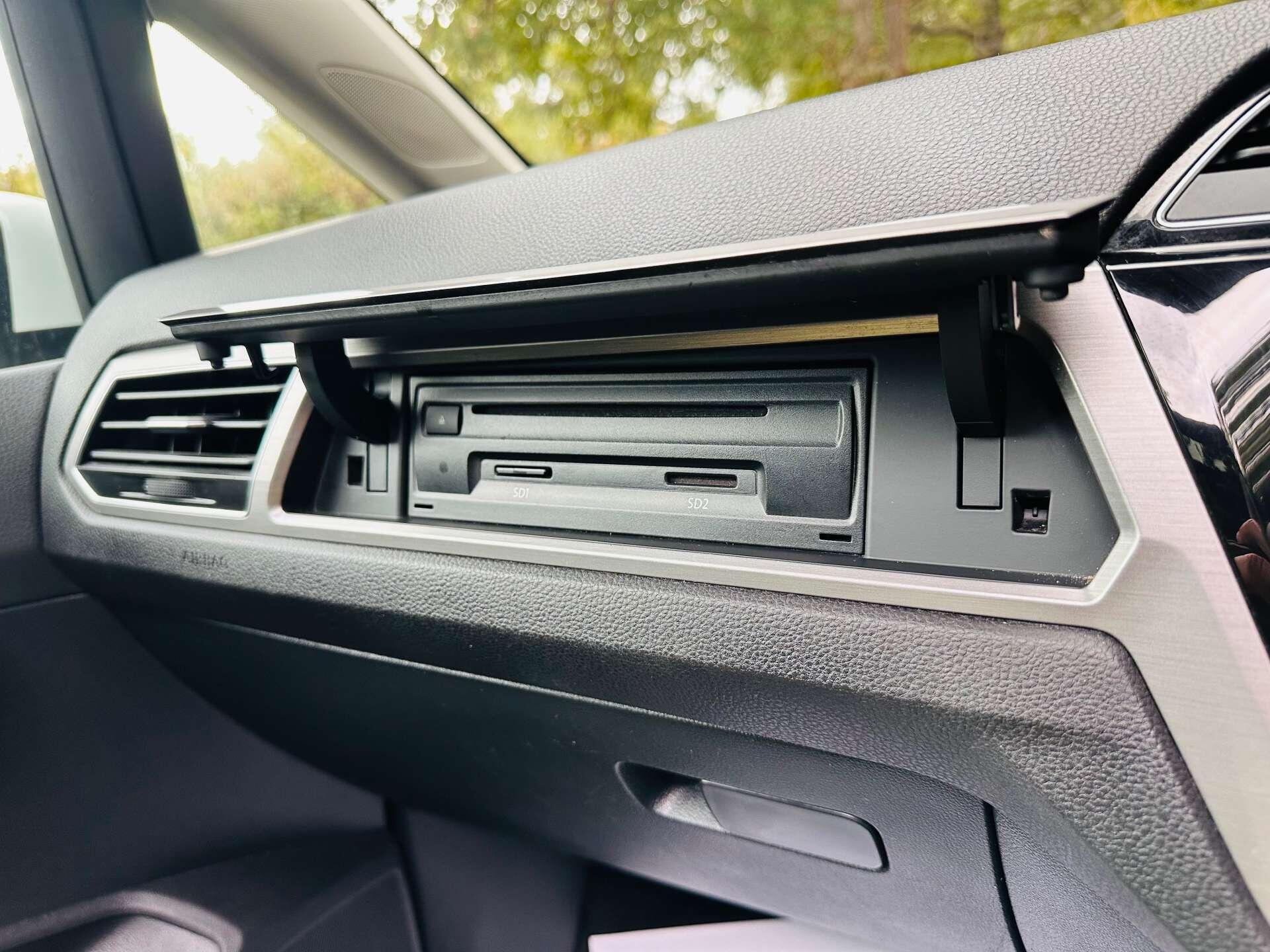 Volkswagen Touran view 19