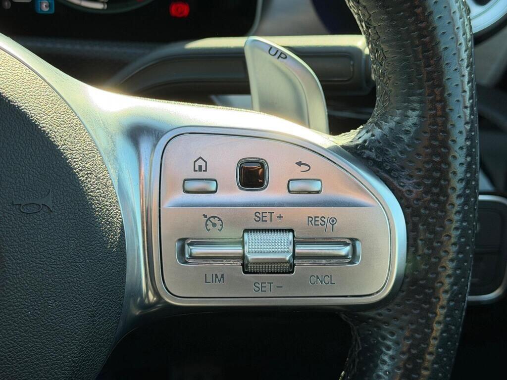 Mercedes-Benz A-Class view 29