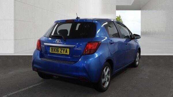 Toyota Yaris view 4