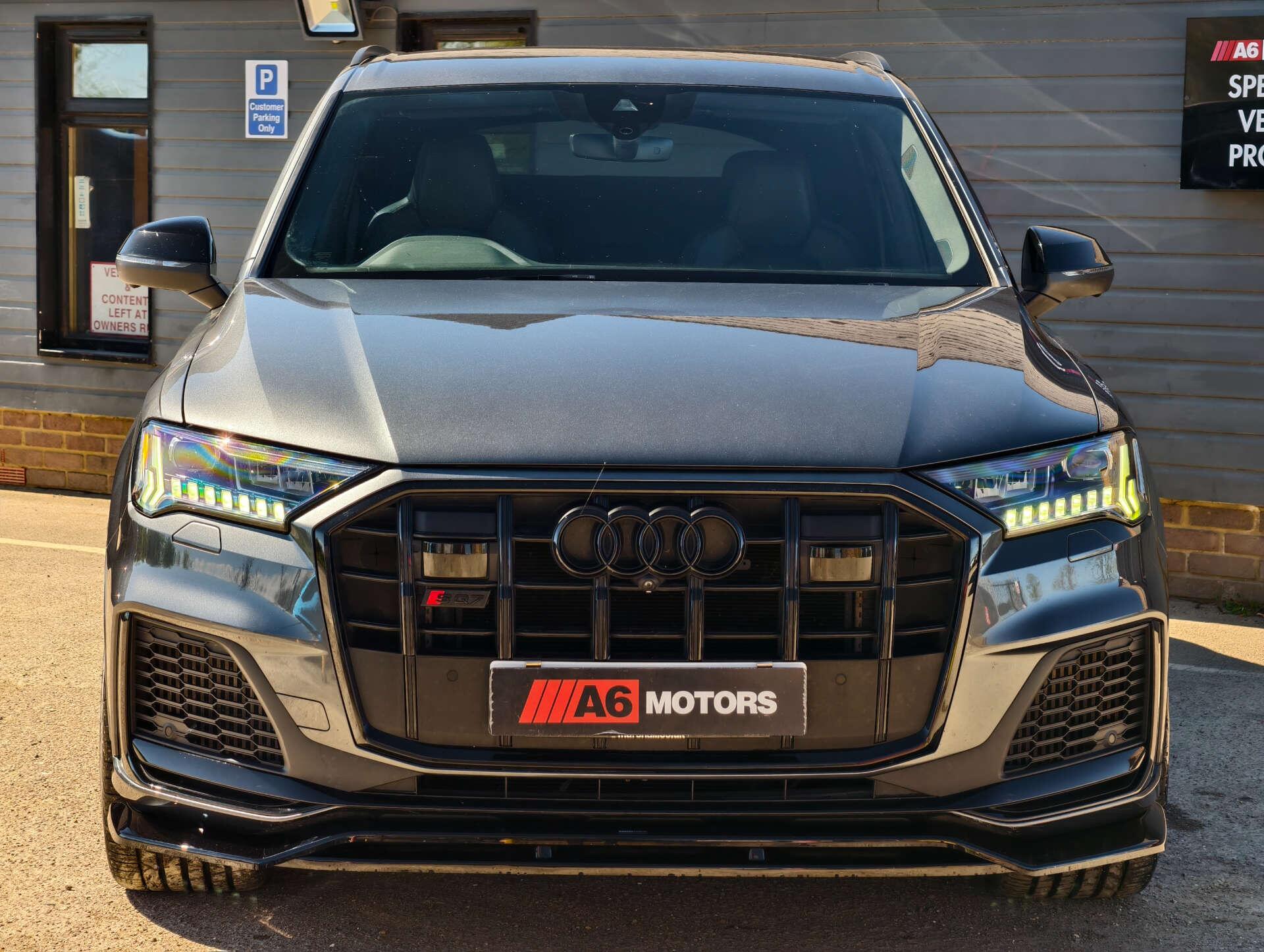 Audi SQ7 view 15