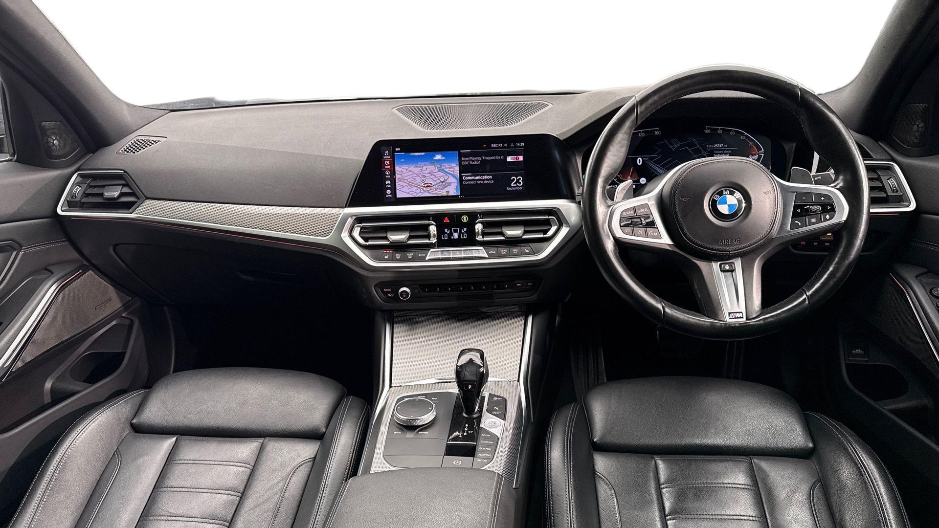 BMW 3 Series view 4
