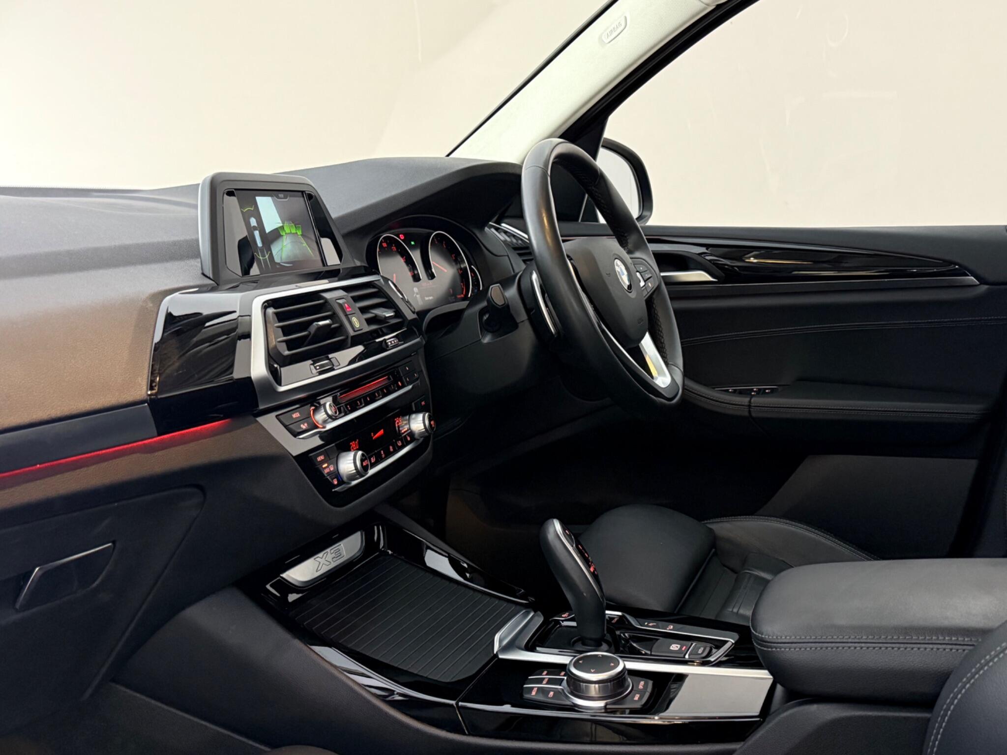 BMW X3 view 12
