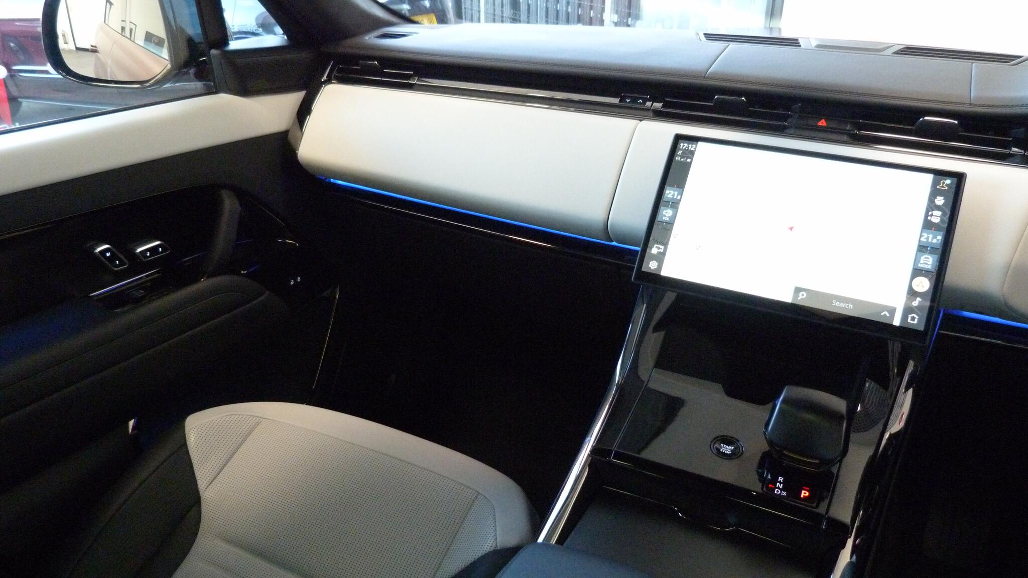 Land Rover Range Rover Sport view 29