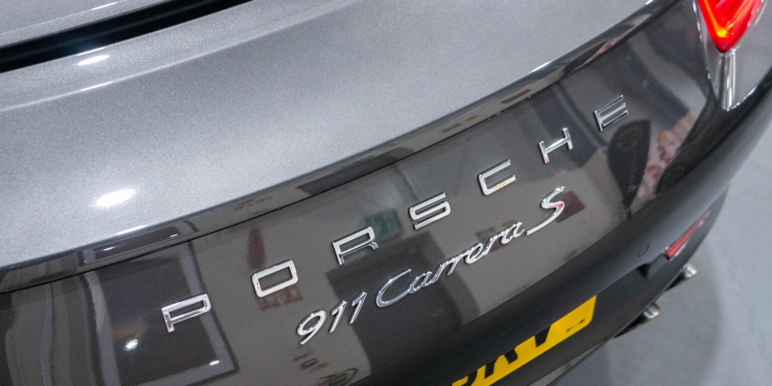 Porsche 911 view 47