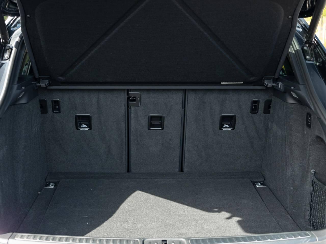 Porsche Macan view 40