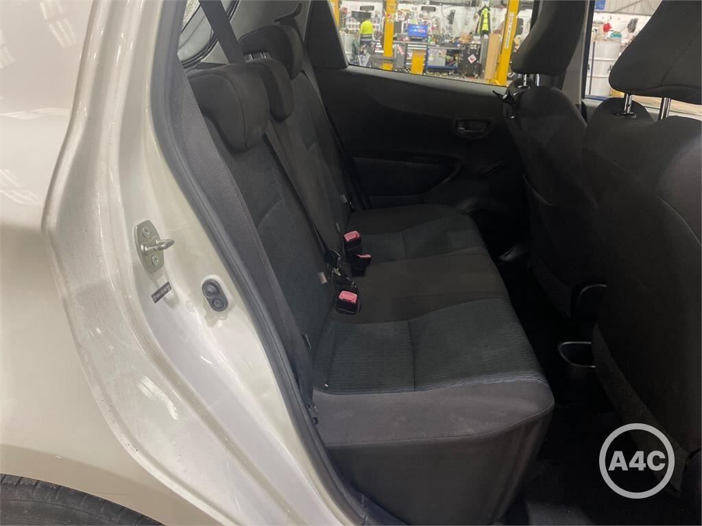 Toyota Yaris view 11