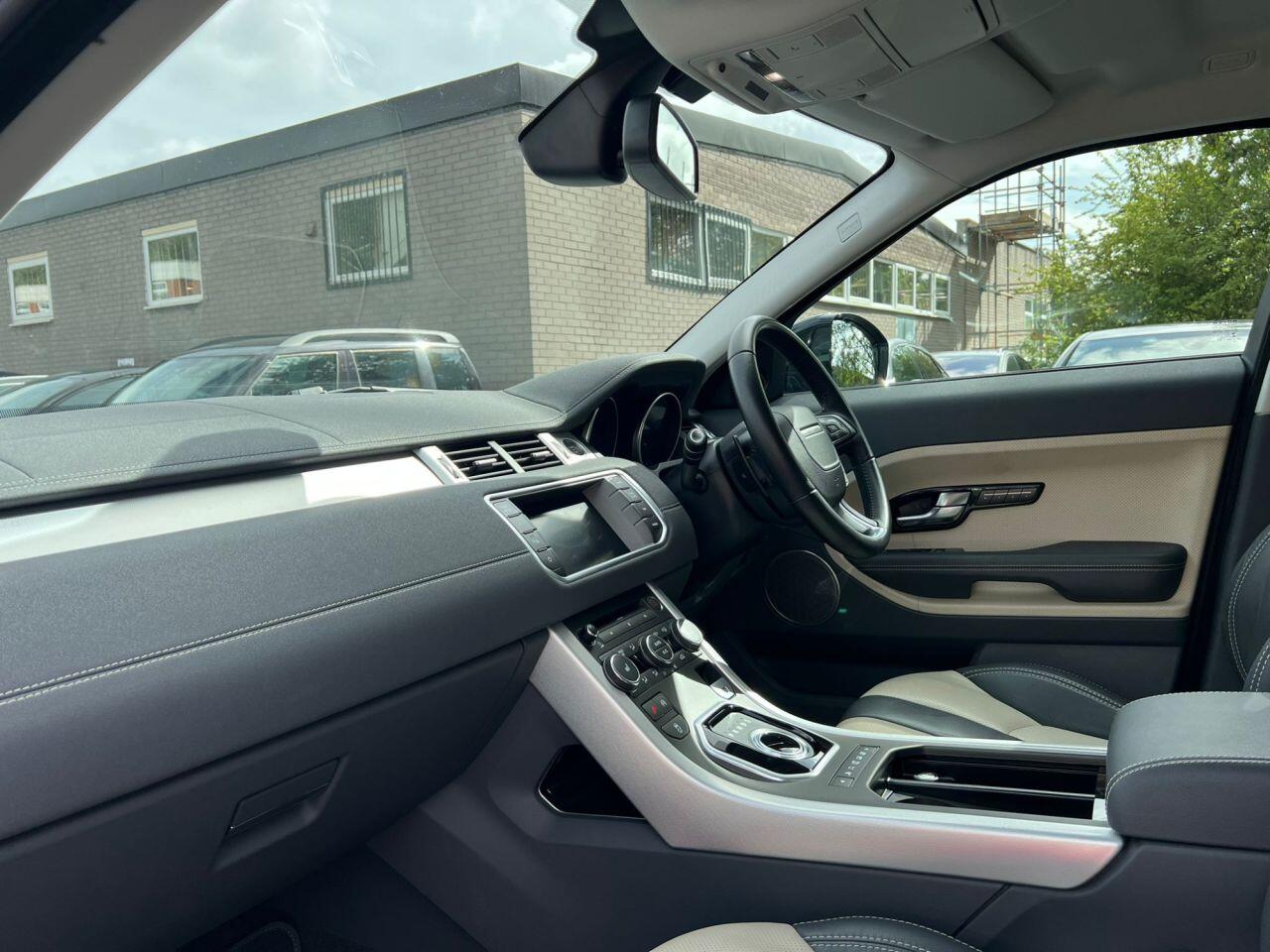 Land Rover Range Rover Evoque view 17