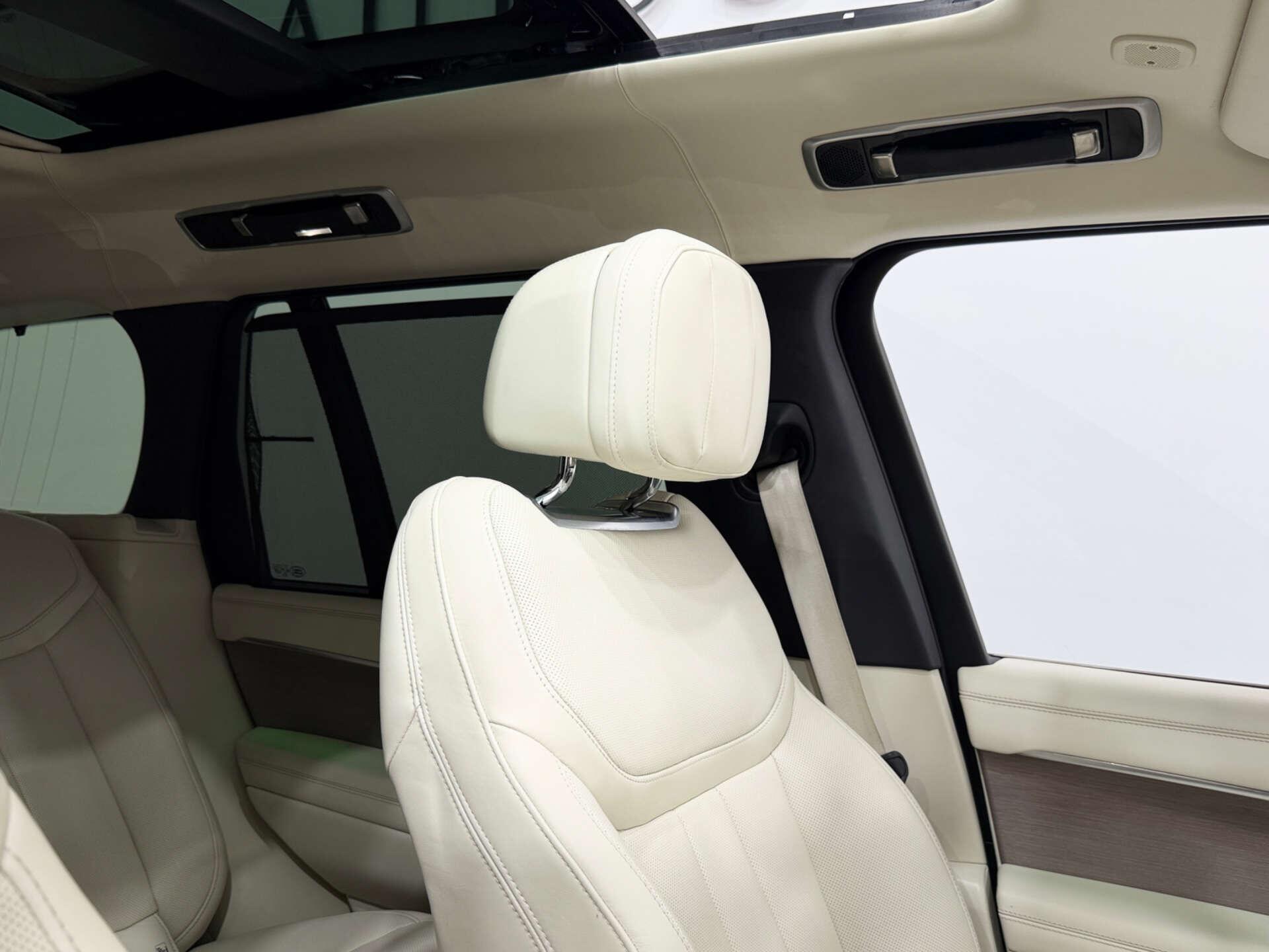 Land Rover Range Rover view 43