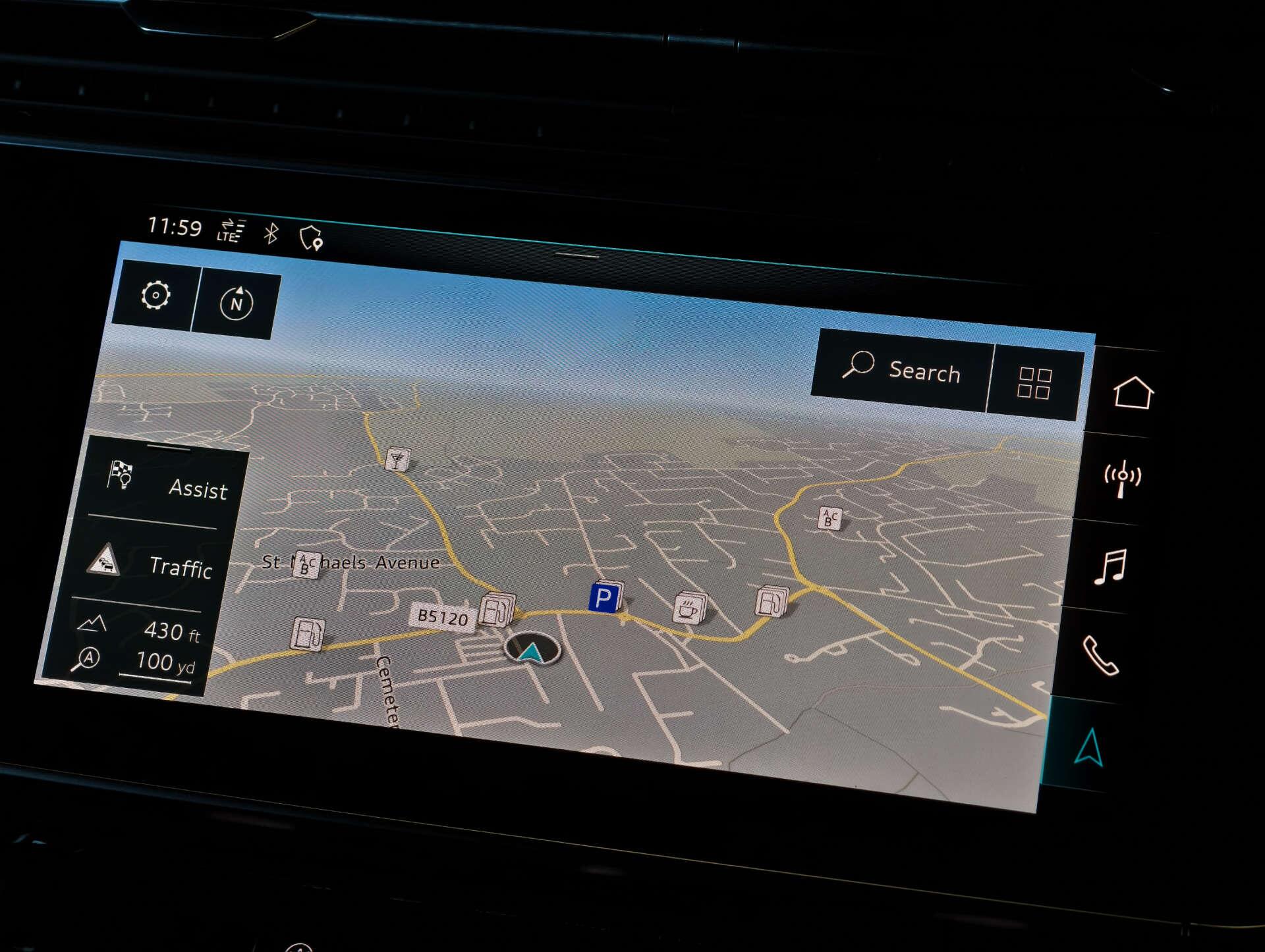 Audi Q8 view 38