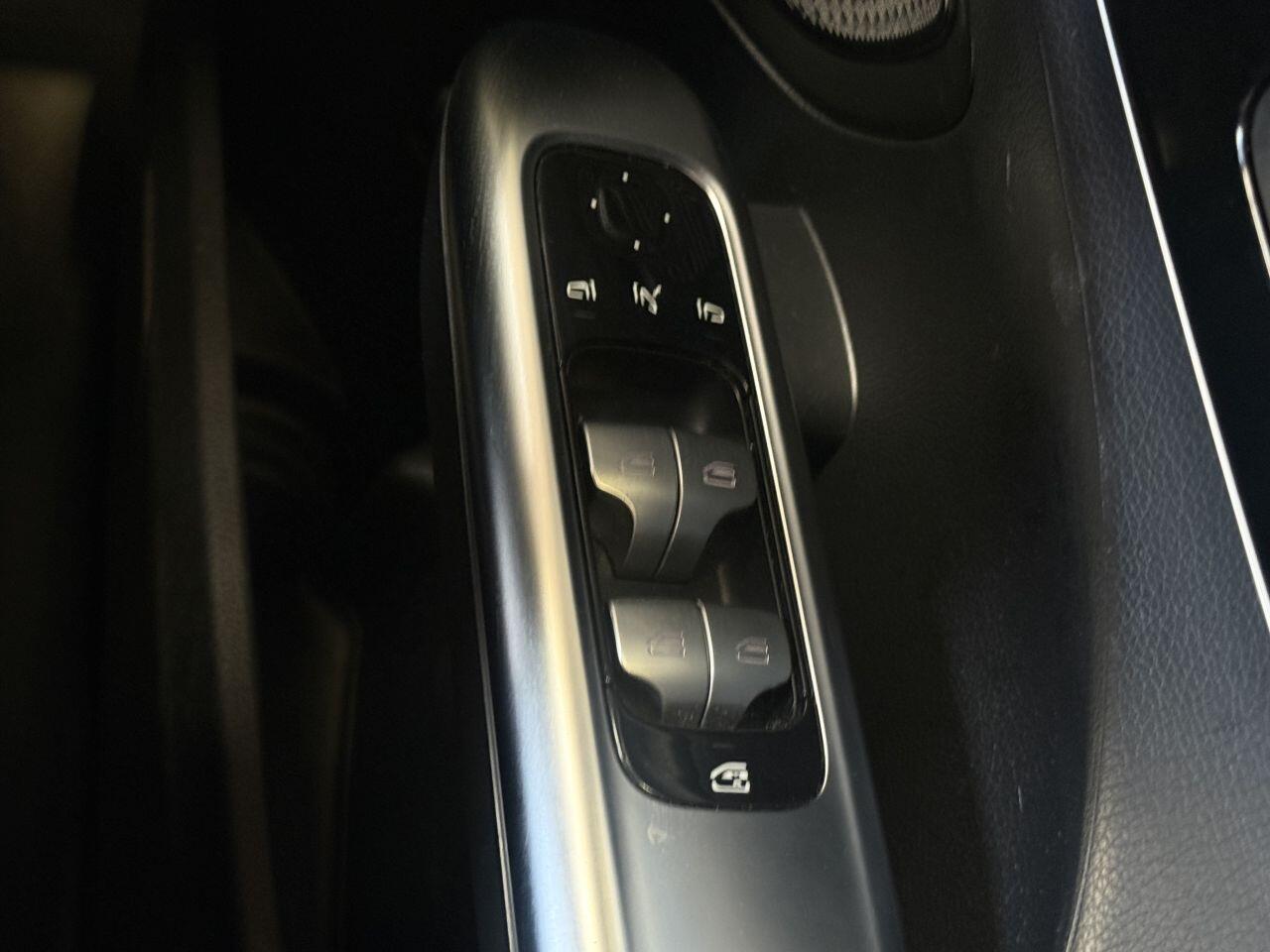 Mercedes-Benz C Class view 43