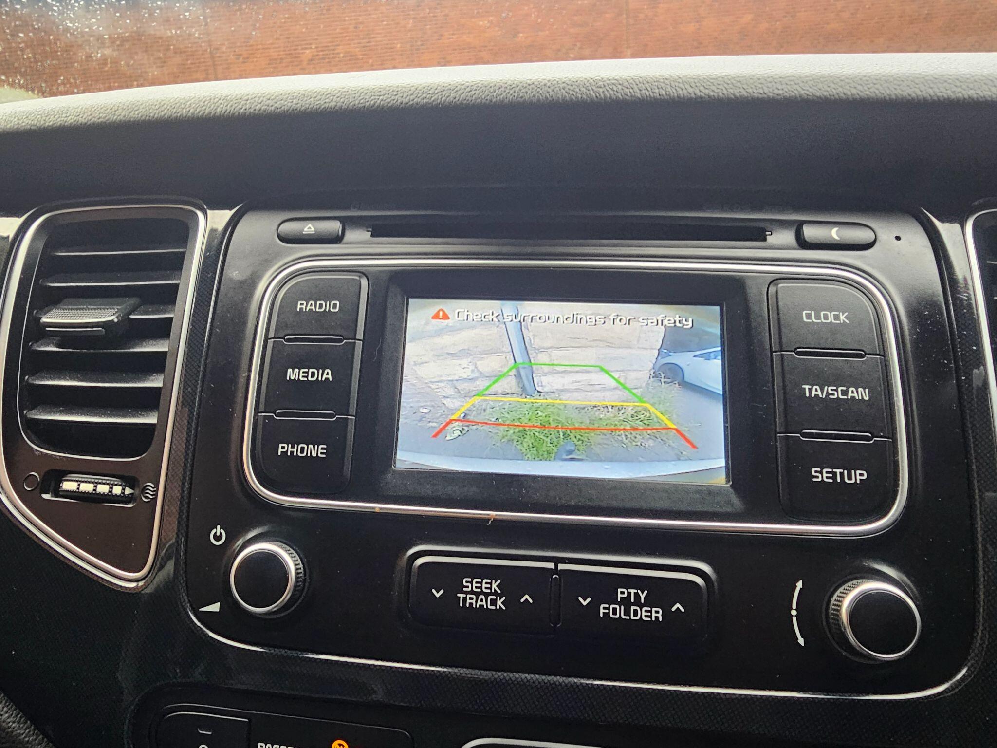 Kia Carens view 4