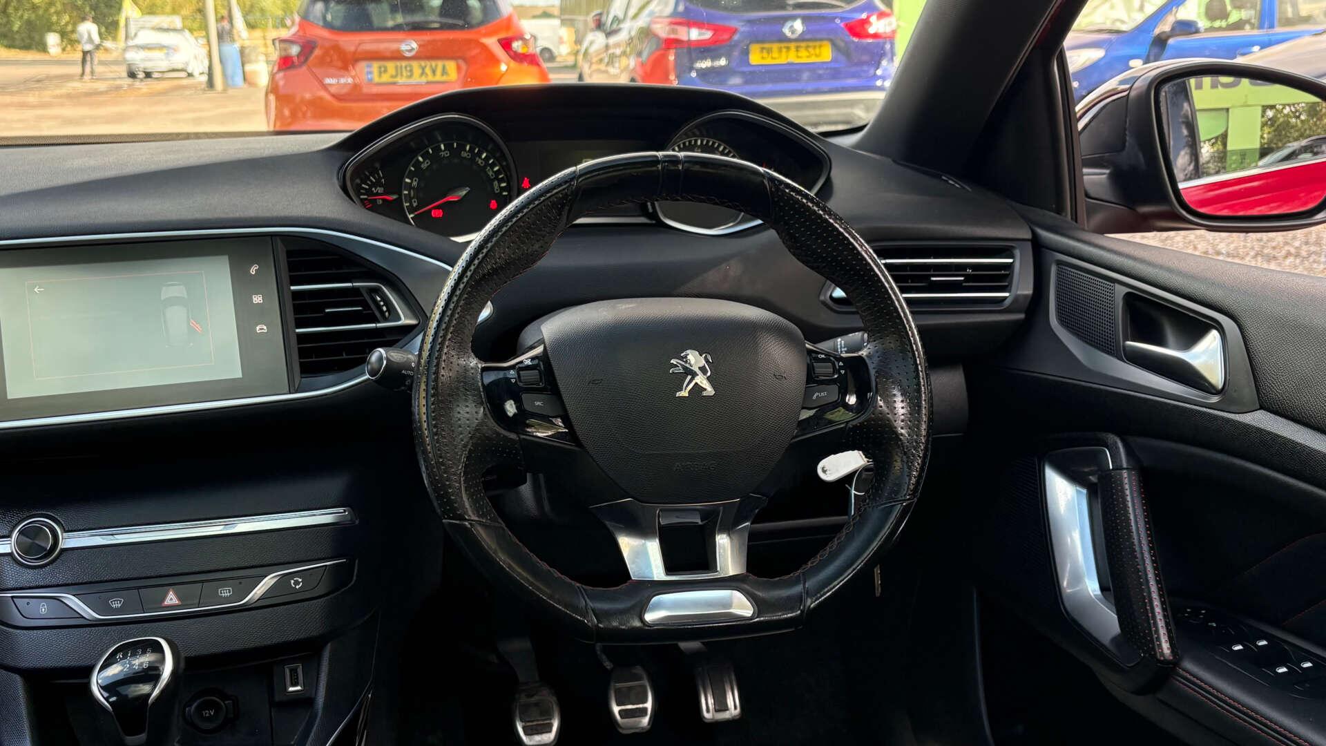 Peugeot 308 view 17